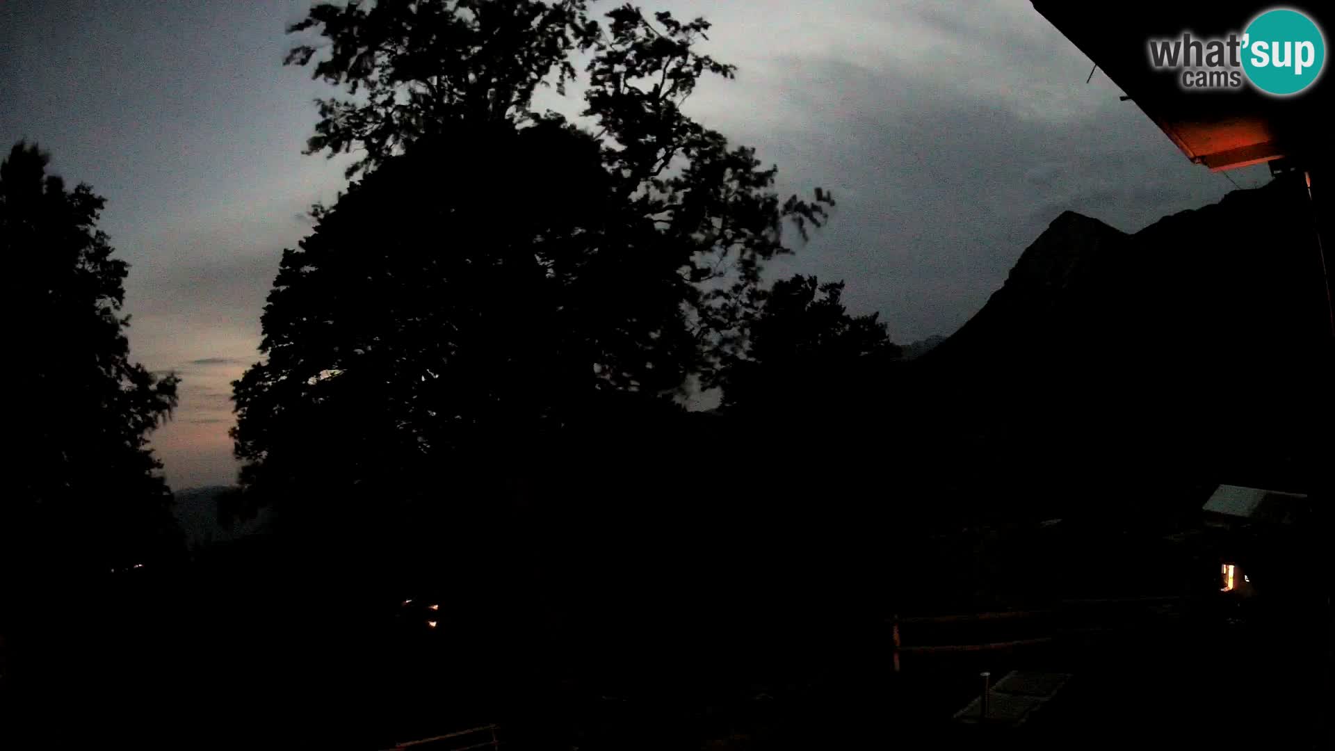 Planina Razor Mountain Hut live cam (1315) | view to Tolminski Migovec