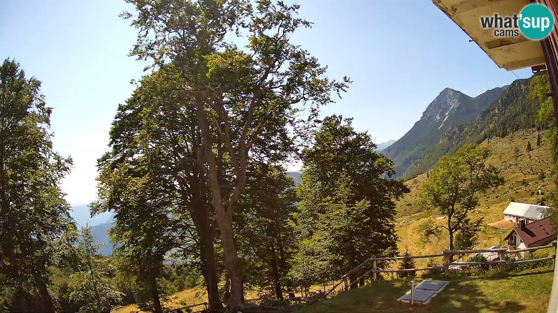 Planina Razor Mountain Hut live cam (1315) | view to Tolminski Migovec