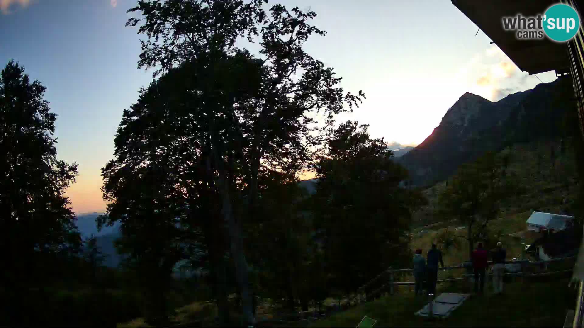 Planina Razor Mountain Hut live cam (1315) | view to Tolminski Migovec