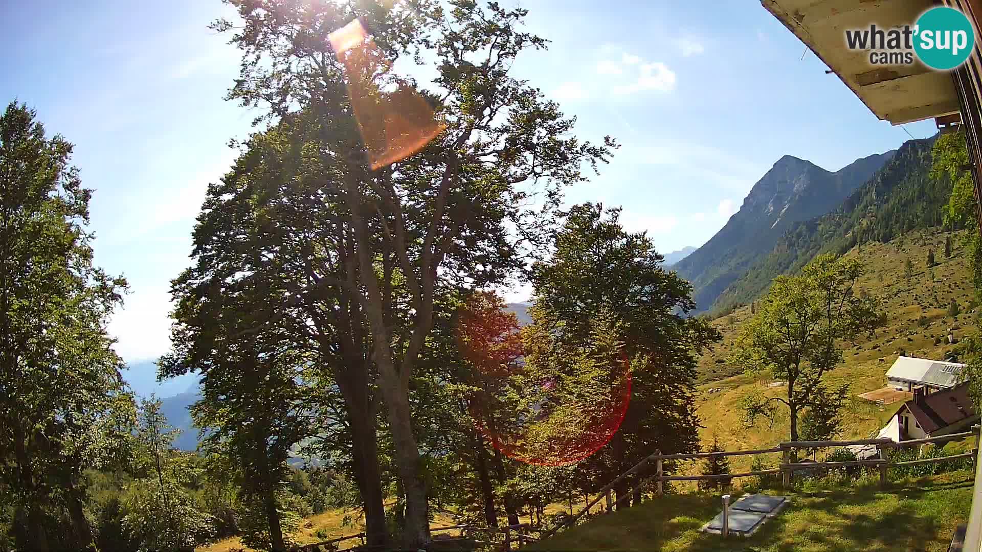 Planina Razor Mountain Hut live cam (1315) | view to Tolminski Migovec