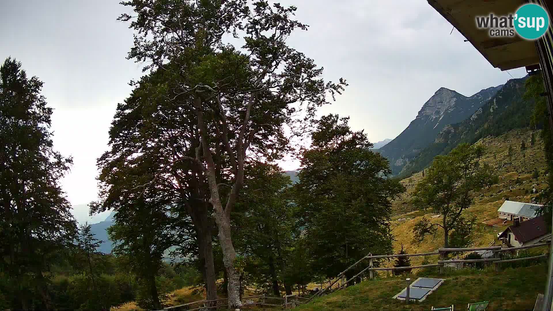 Planina Razor Bergütte Webcam (1315) | Blick auf Tolminski Migovec