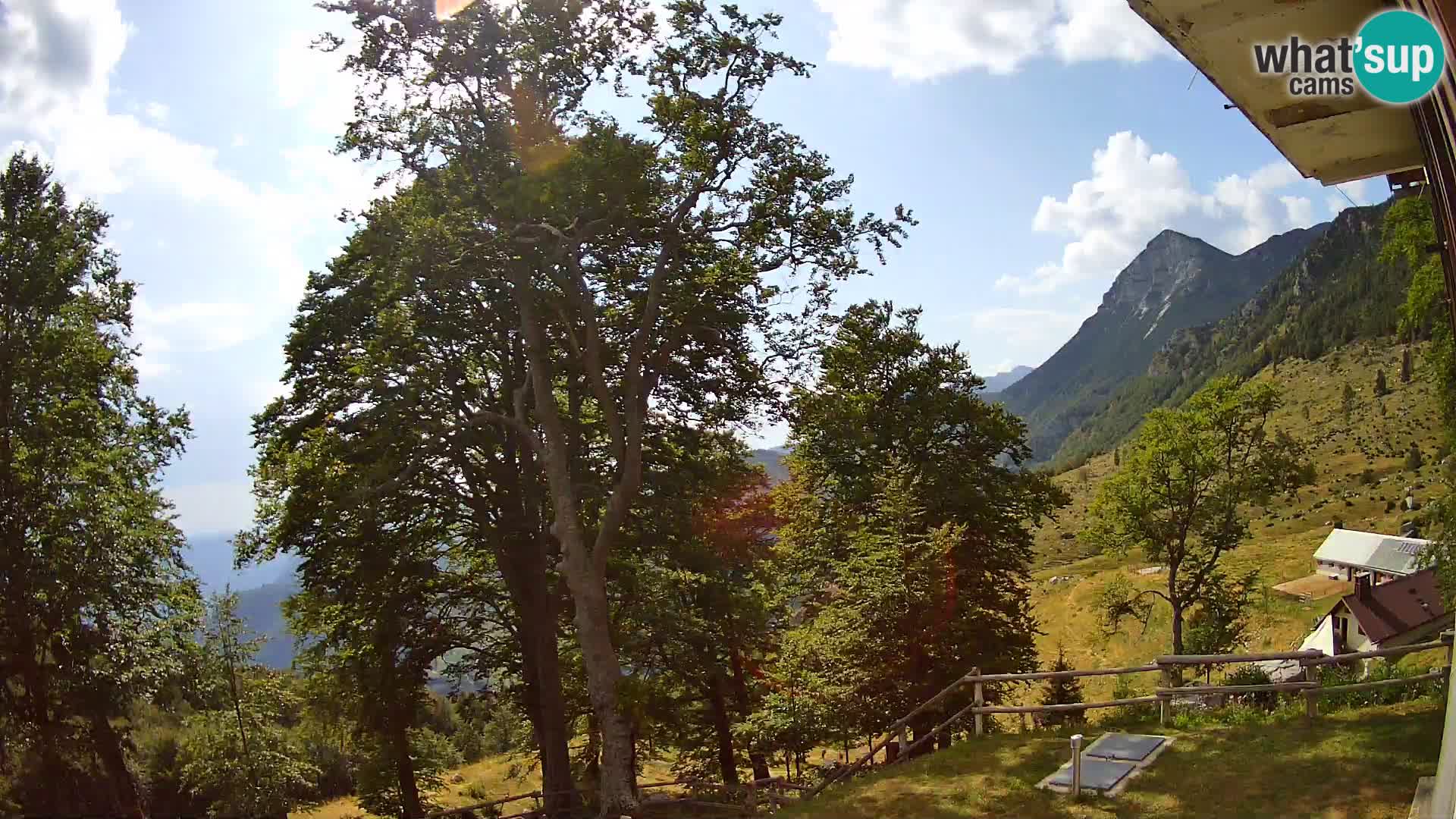 Planina Razor Mountain Hut live cam (1315) | view to Tolminski Migovec
