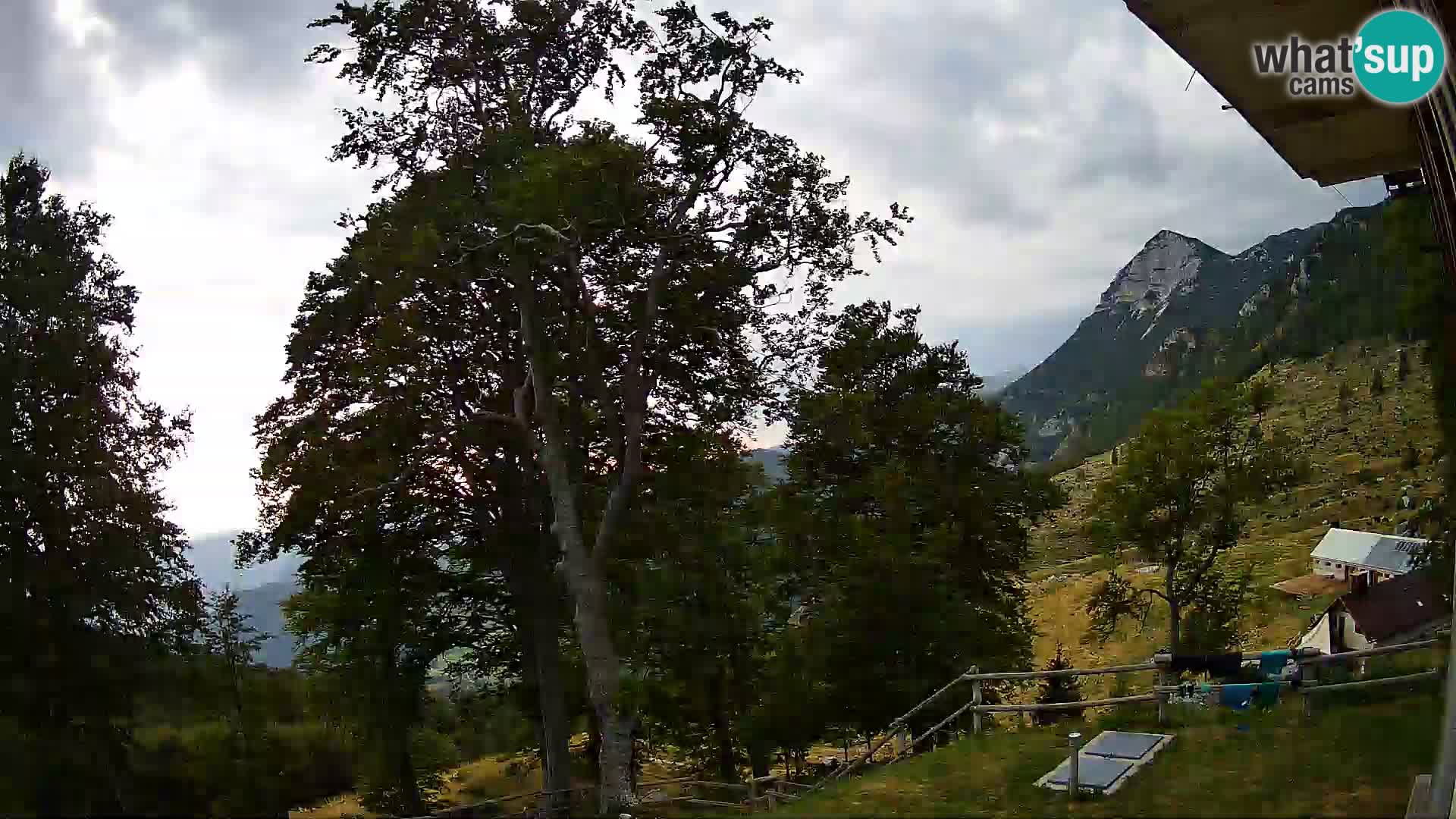 Planina Razor Mountain Hut live cam (1315) | view to Tolminski Migovec