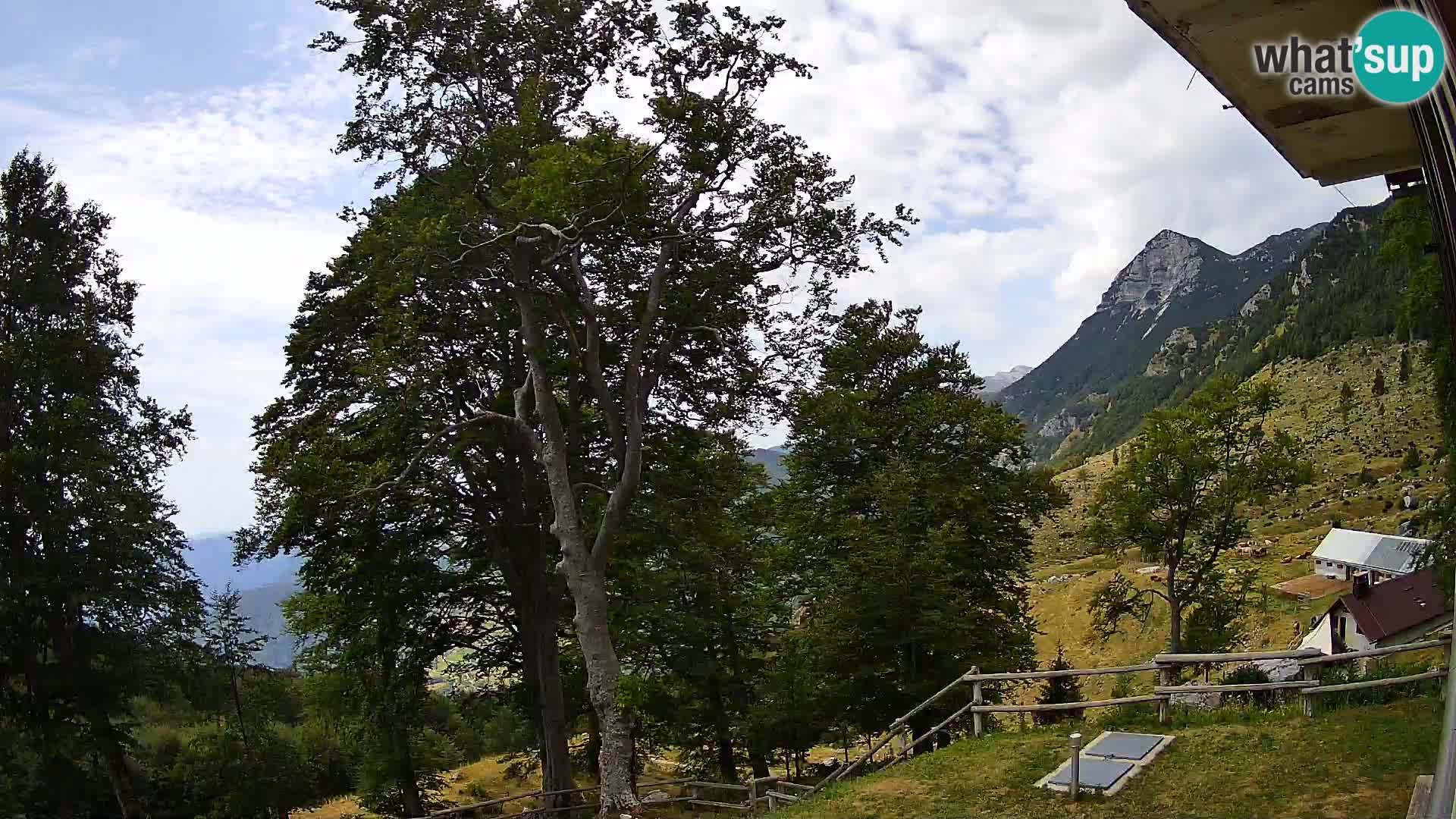 Planina Razor Mountain Hut live cam (1315) | view to Tolminski Migovec