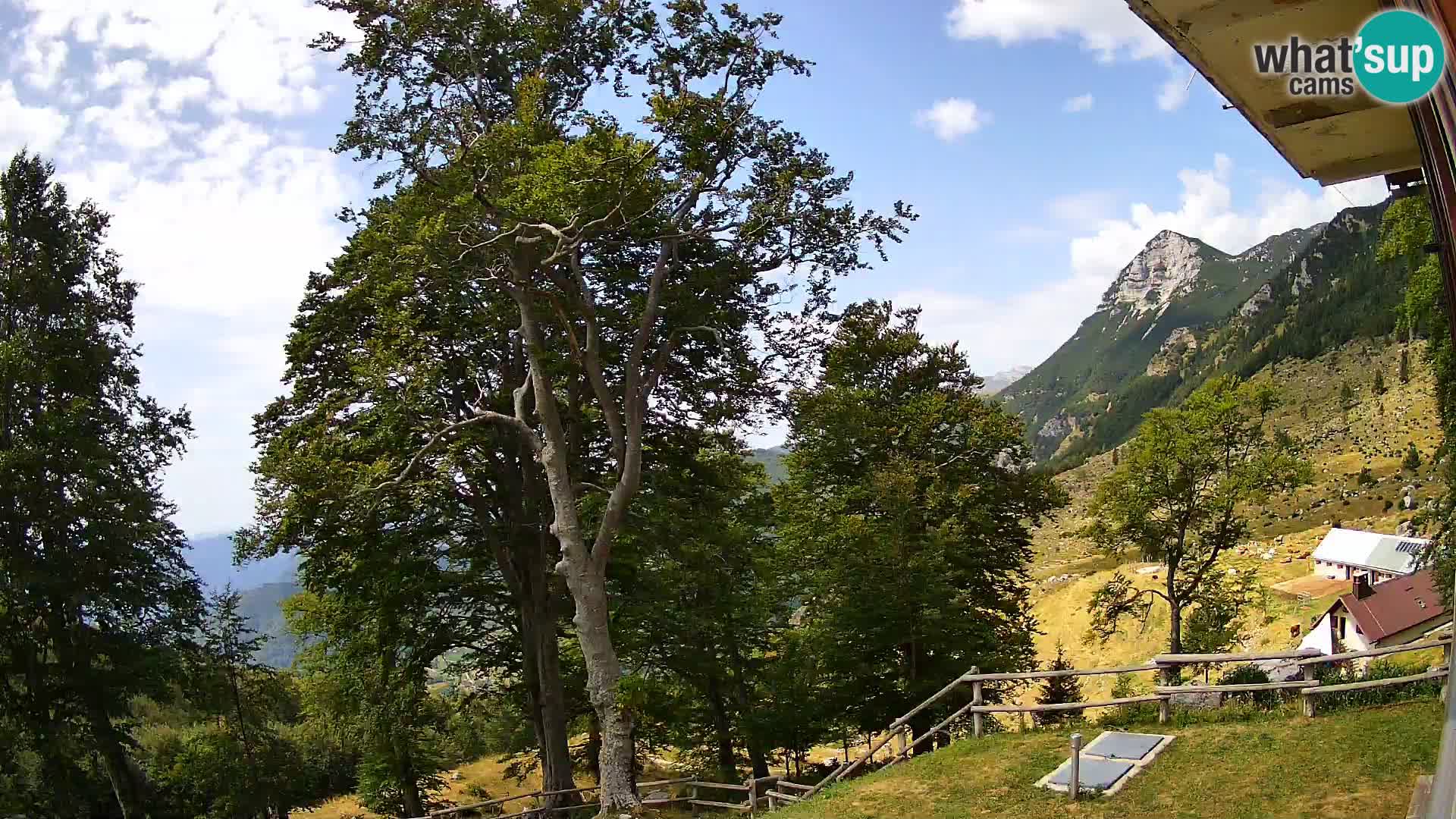 Planina Razor Mountain Hut live cam (1315) | view to Tolminski Migovec