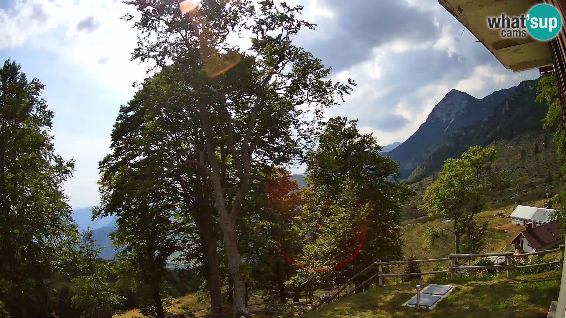 Planinarski dom na planini Razor (1315) | Pogled na Tolminski Migovec