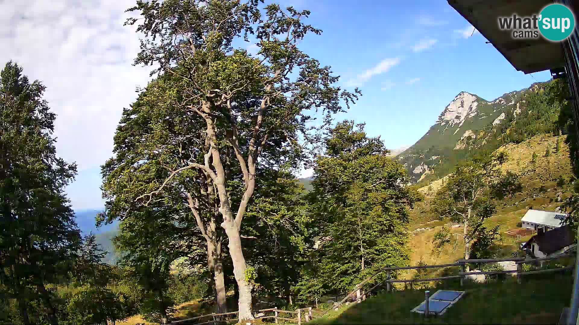 Planina Razor Mountain Hut live cam (1315) | view to Tolminski Migovec