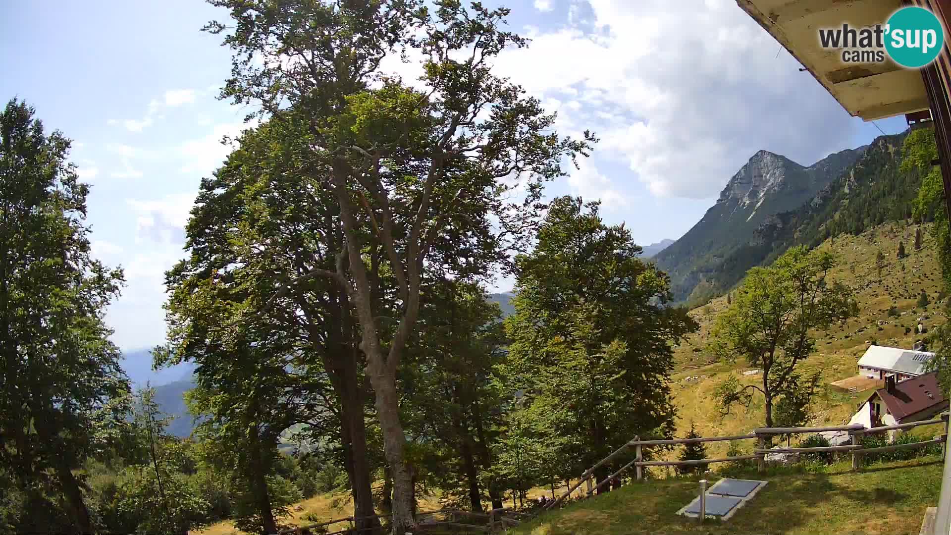 Planina Razor Mountain Hut live cam (1315) | view to Tolminski Migovec