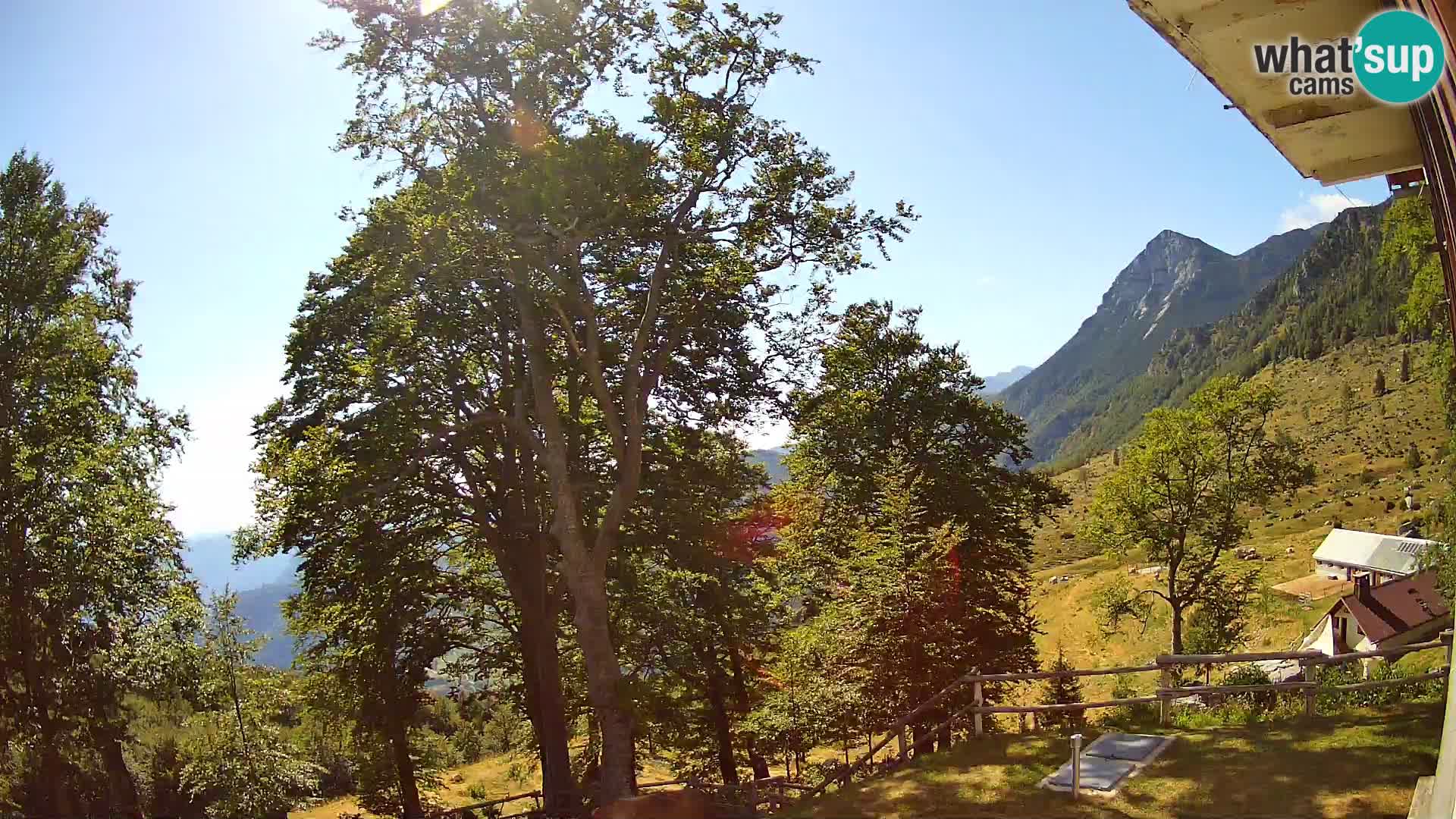 Planina Razor Mountain Hut live cam (1315) | view to Tolminski Migovec