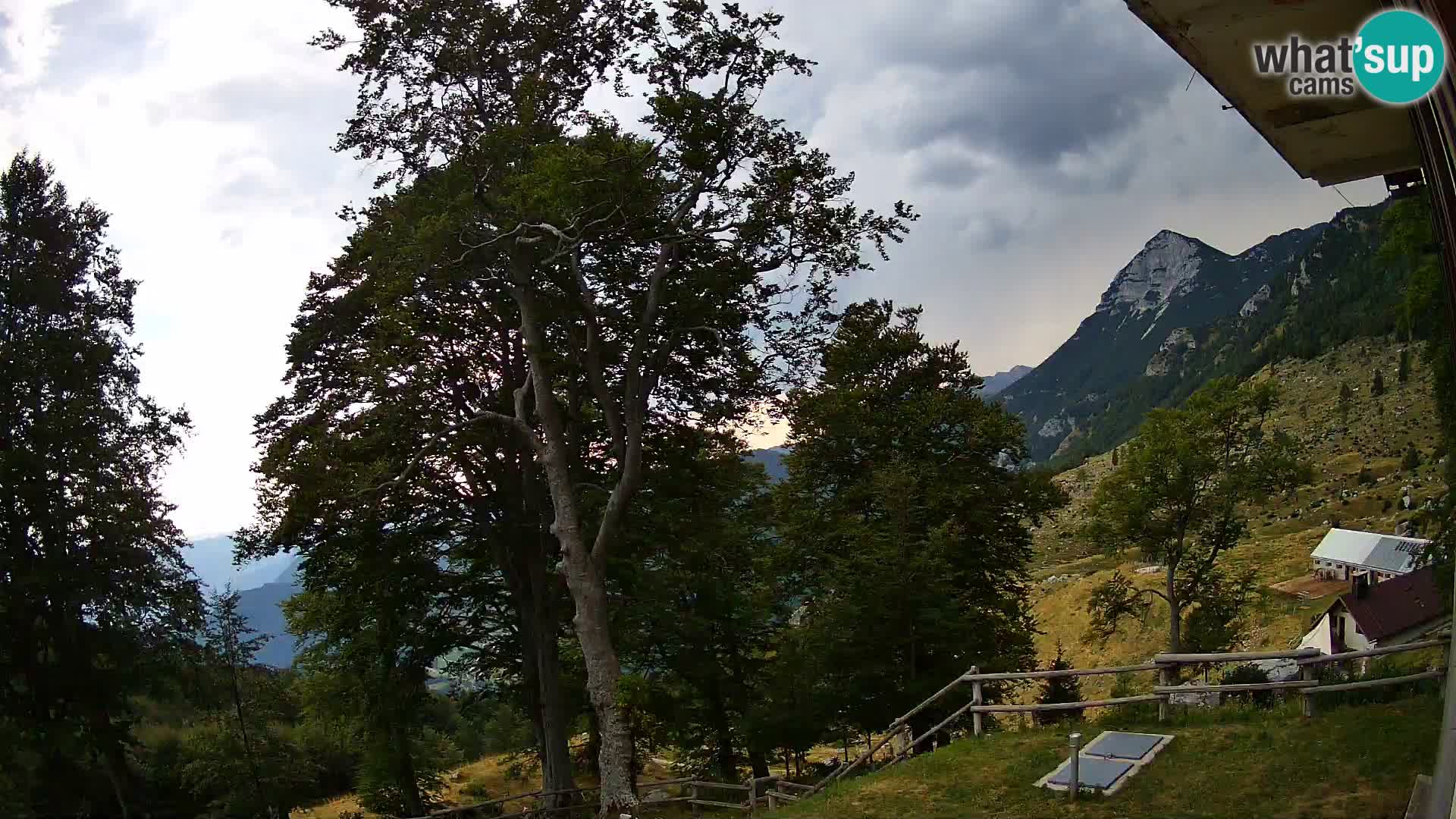 Planina Razor Mountain Hut live cam (1315) | view to Tolminski Migovec