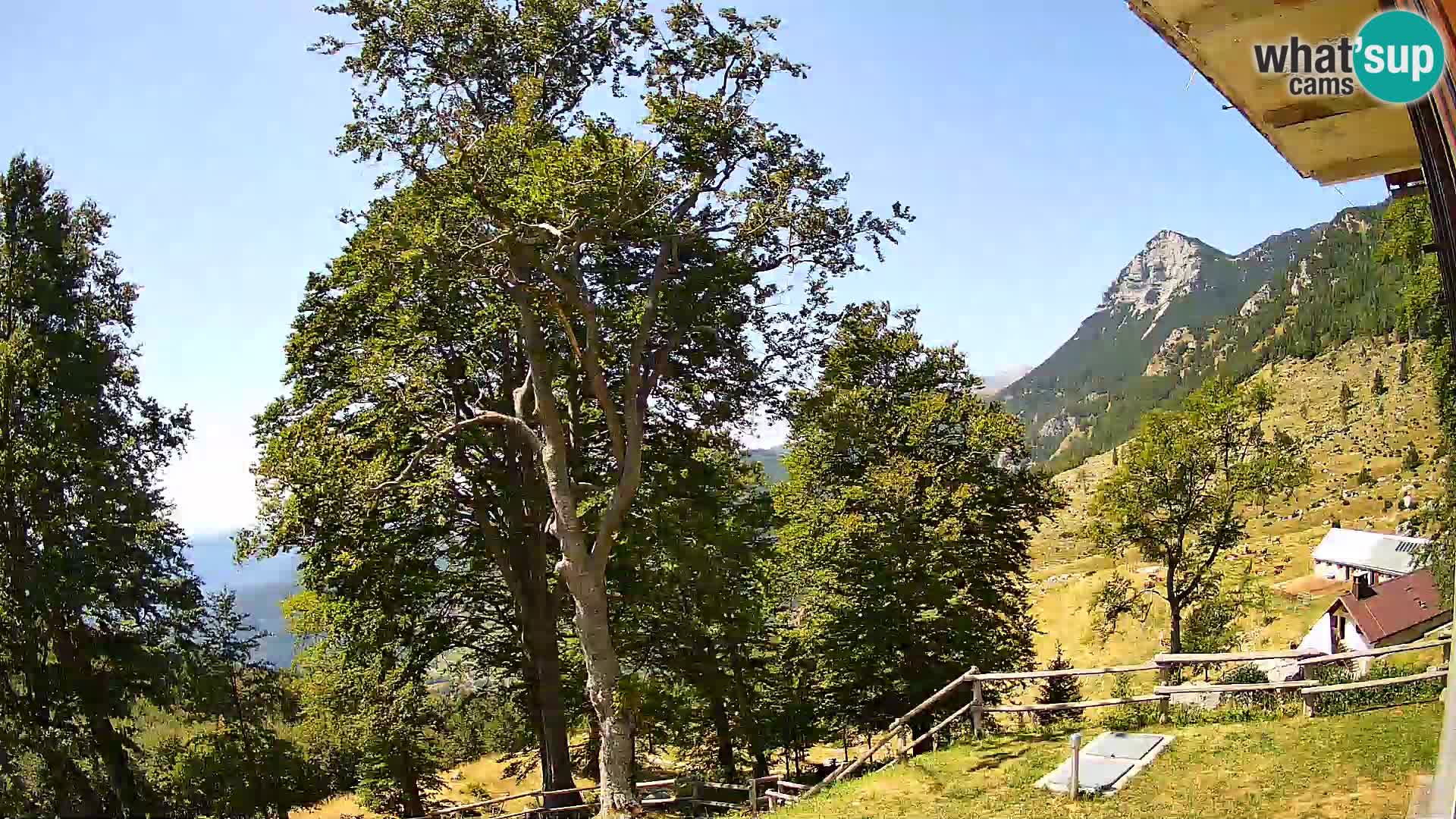 Planina Razor Mountain Hut live cam (1315) | view to Tolminski Migovec