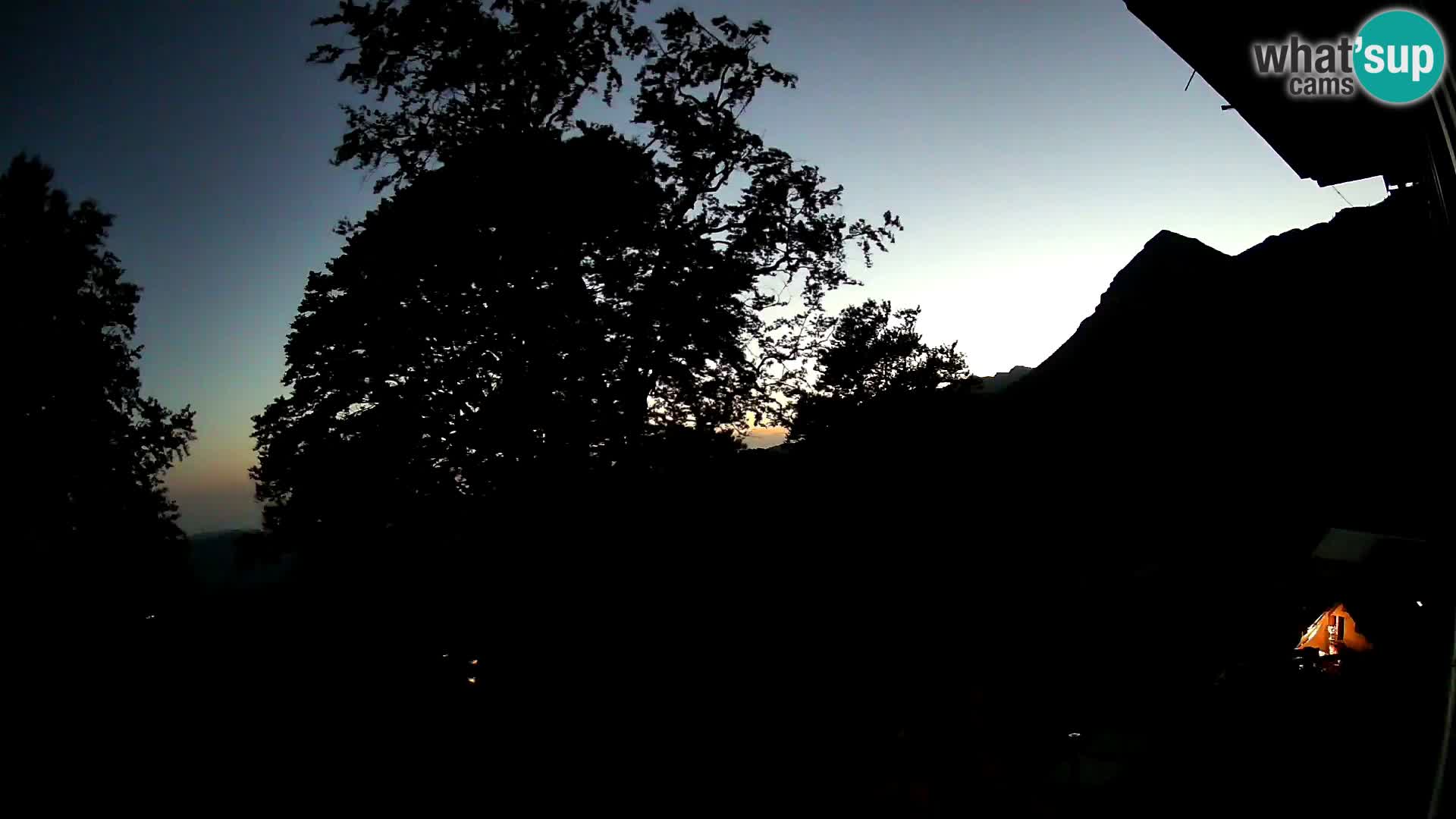 Baita di montagna Planina Razor webcam (1315) | vista su Tolminski Migovec