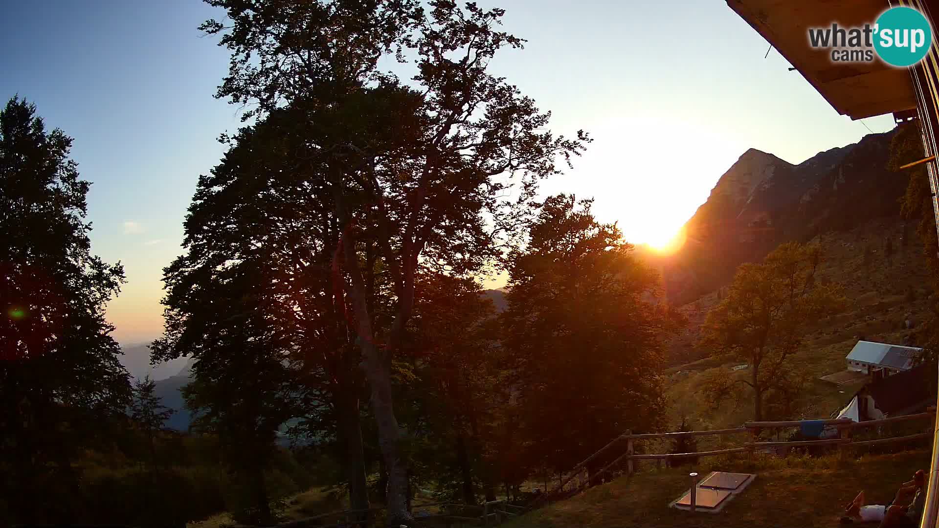 Planina Razor Bergütte Webcam (1315) | Blick auf Tolminski Migovec