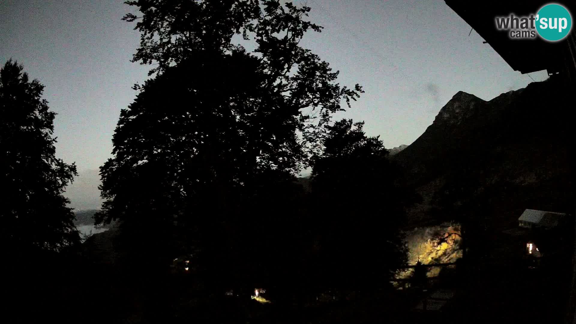 Refuge de la montagne Planina Razor caméra en direct (1315) | vue sur Tolminski Migovec