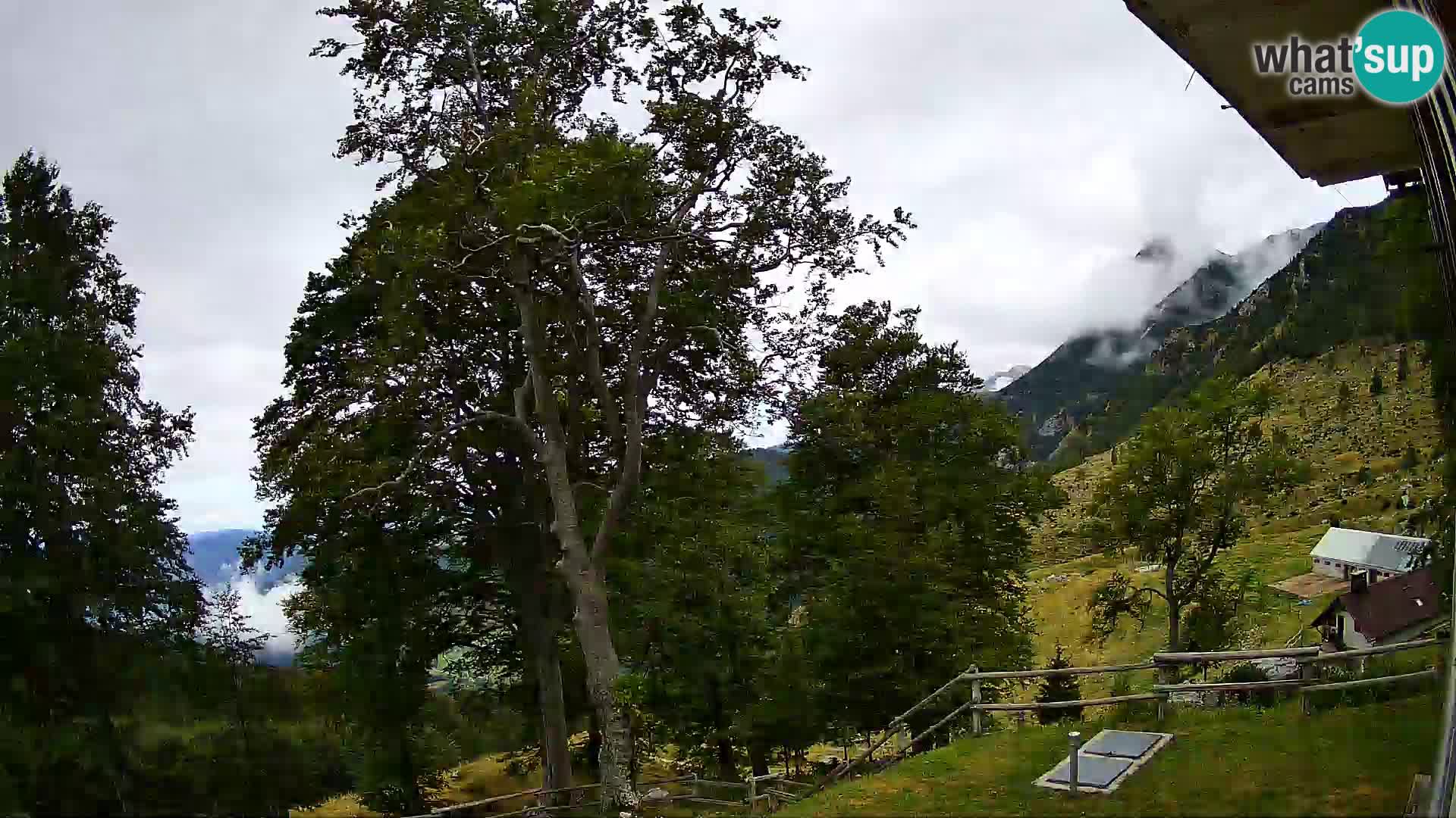 Refuge de la montagne Planina Razor caméra en direct (1315) | vue sur Tolminski Migovec
