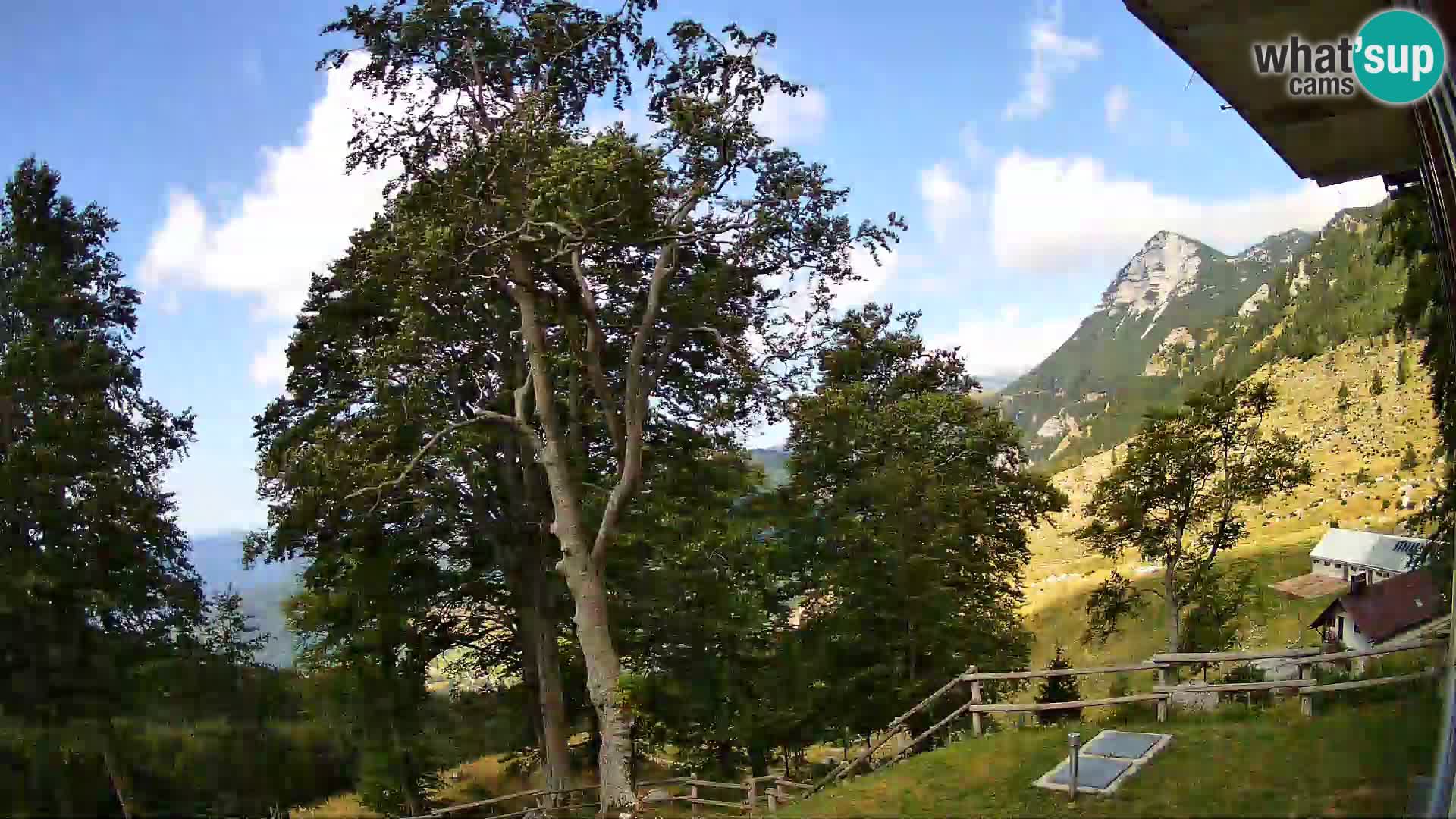 Planina Razor Mountain Hut live cam (1315) | view to Tolminski Migovec