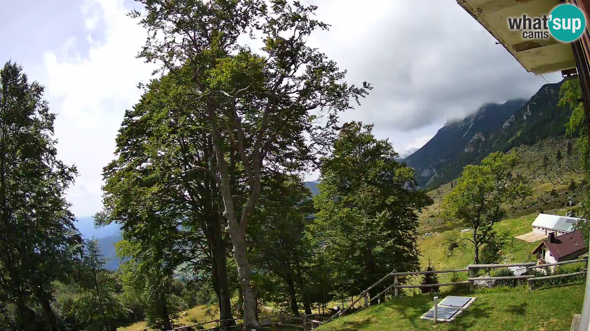 Planina Razor Mountain Hut live cam (1315) | view to Tolminski Migovec