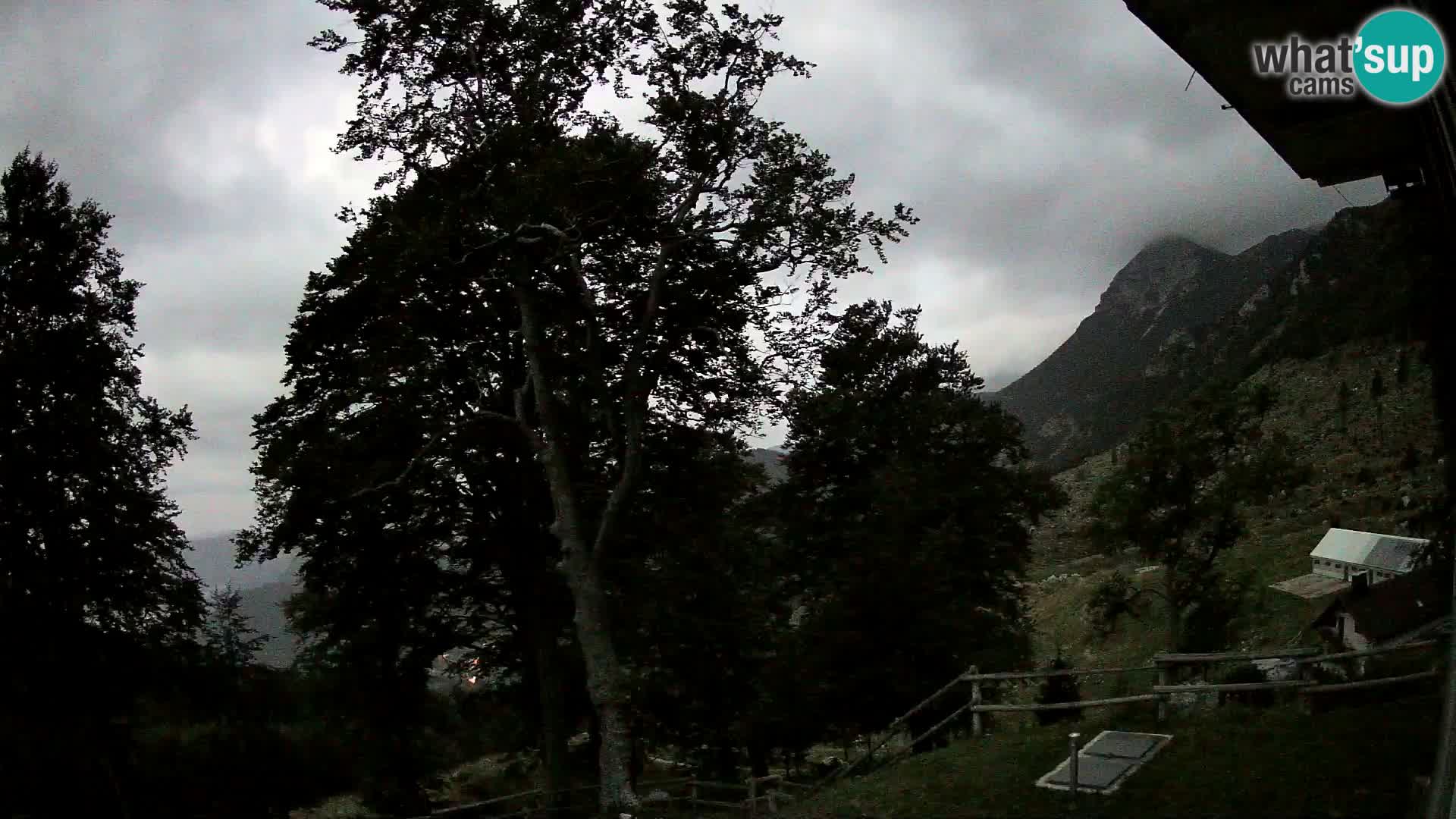 Planina Razor Bergütte Webcam (1315) | Blick auf Tolminski Migovec