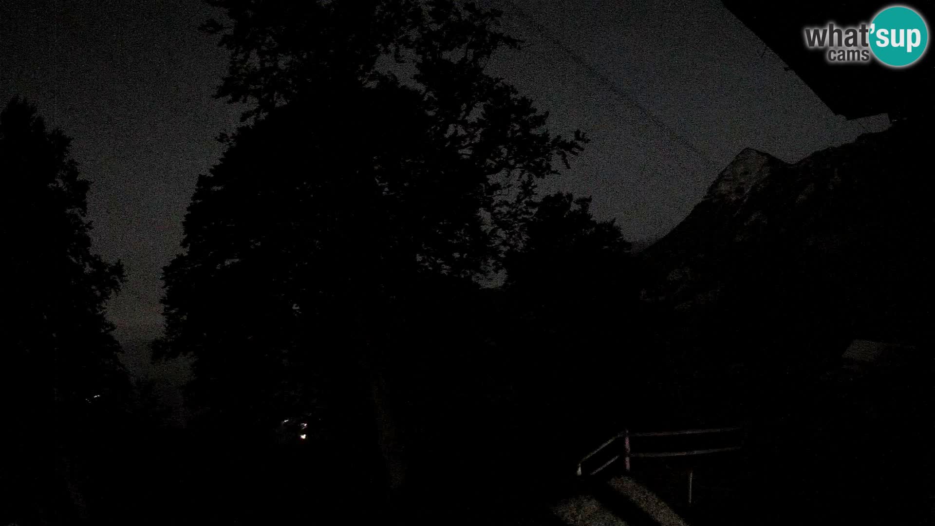 Baita di montagna Planina Razor webcam (1315) | vista su Tolminski Migovec