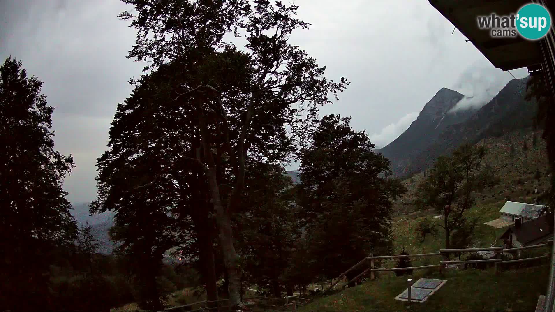 Refuge de la montagne Planina Razor caméra en direct (1315) | vue sur Tolminski Migovec