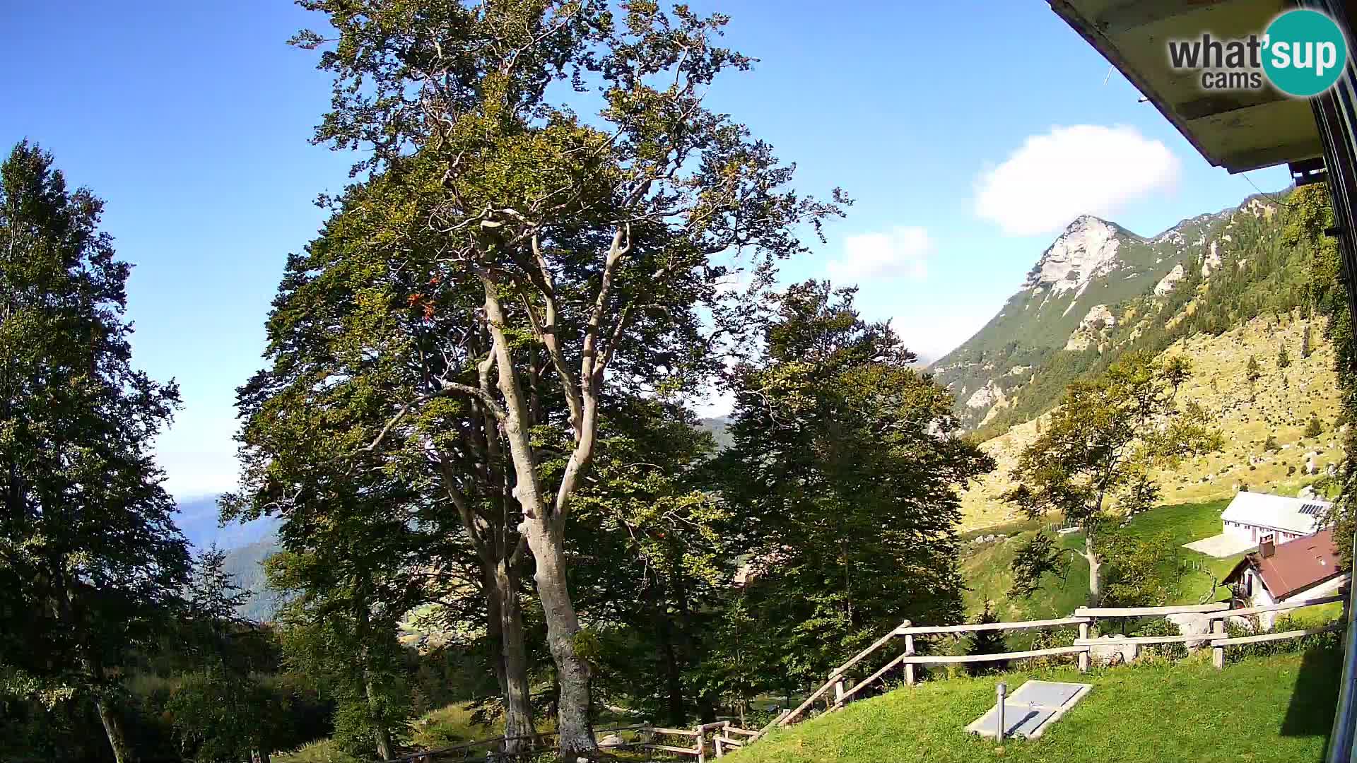 Planina Razor Bergütte Webcam (1315) | Blick auf Tolminski Migovec