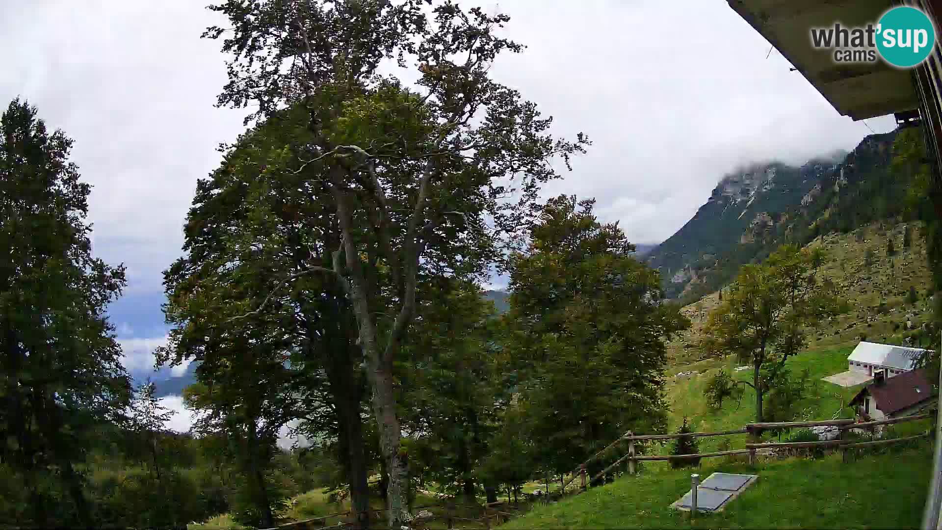 Planina Razor Bergütte Webcam (1315) | Blick auf Tolminski Migovec