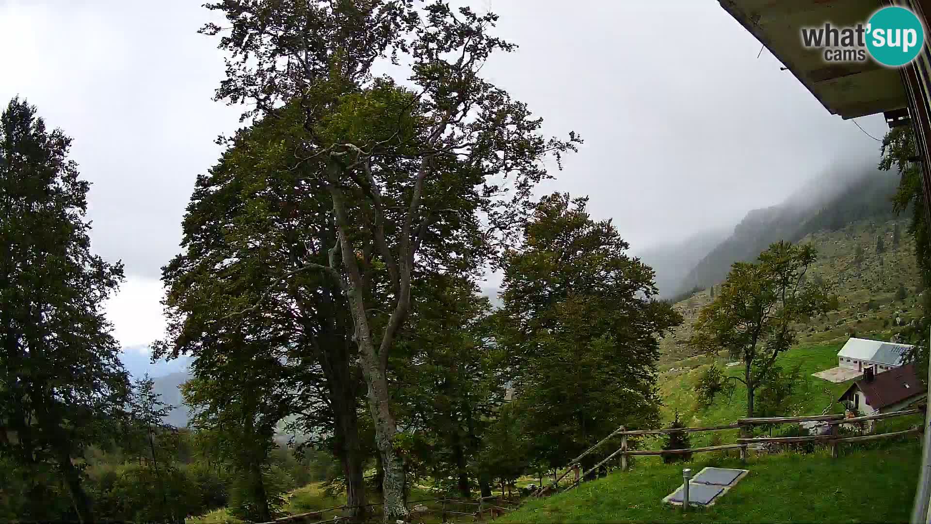 Planina Razor Mountain Hut live cam (1315) | view to Tolminski Migovec