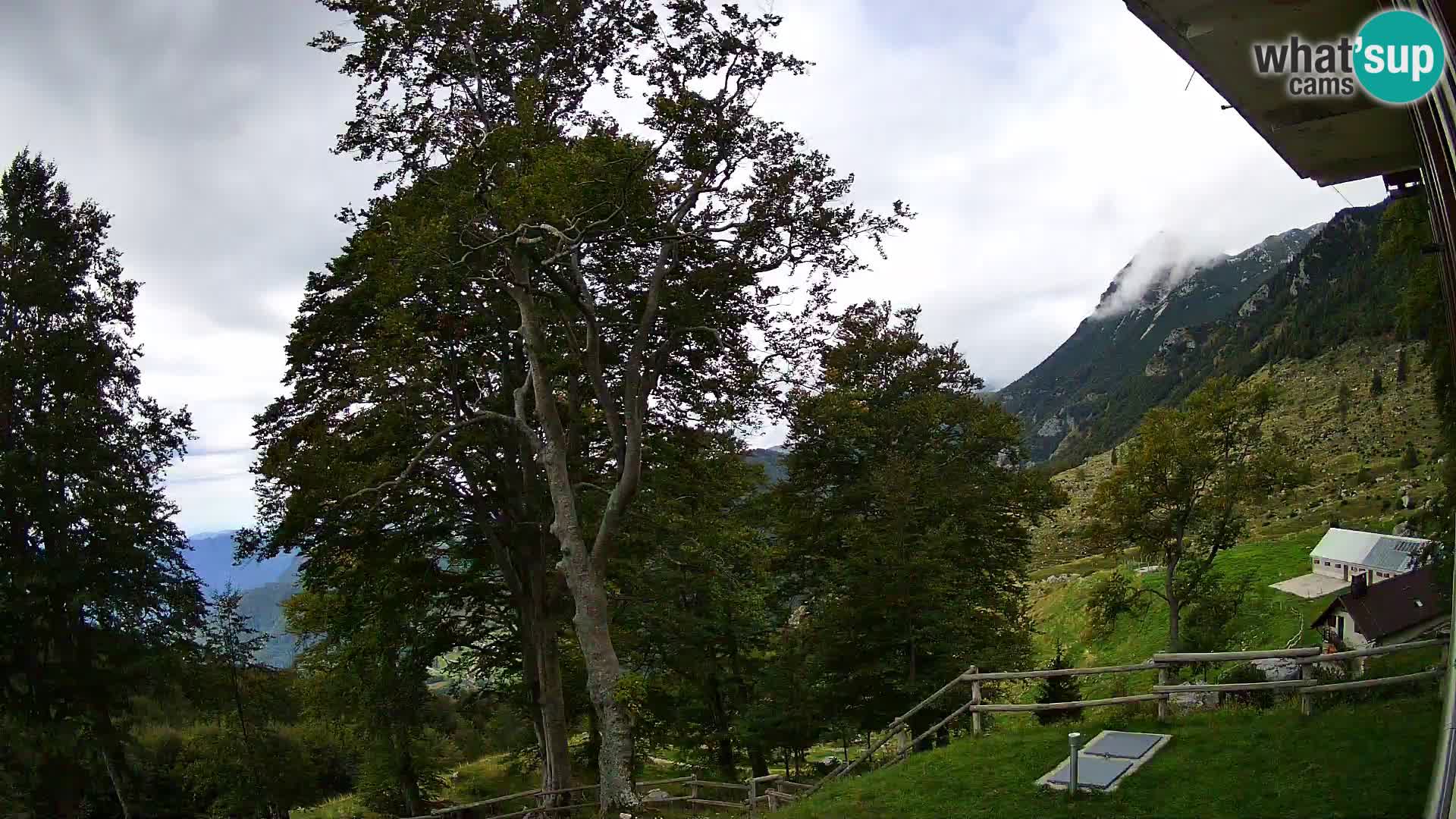 Planina Razor Mountain Hut live cam (1315) | view to Tolminski Migovec