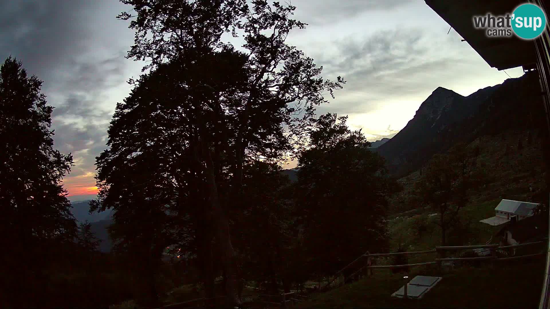 Refuge de la montagne Planina Razor caméra en direct (1315) | vue sur Tolminski Migovec