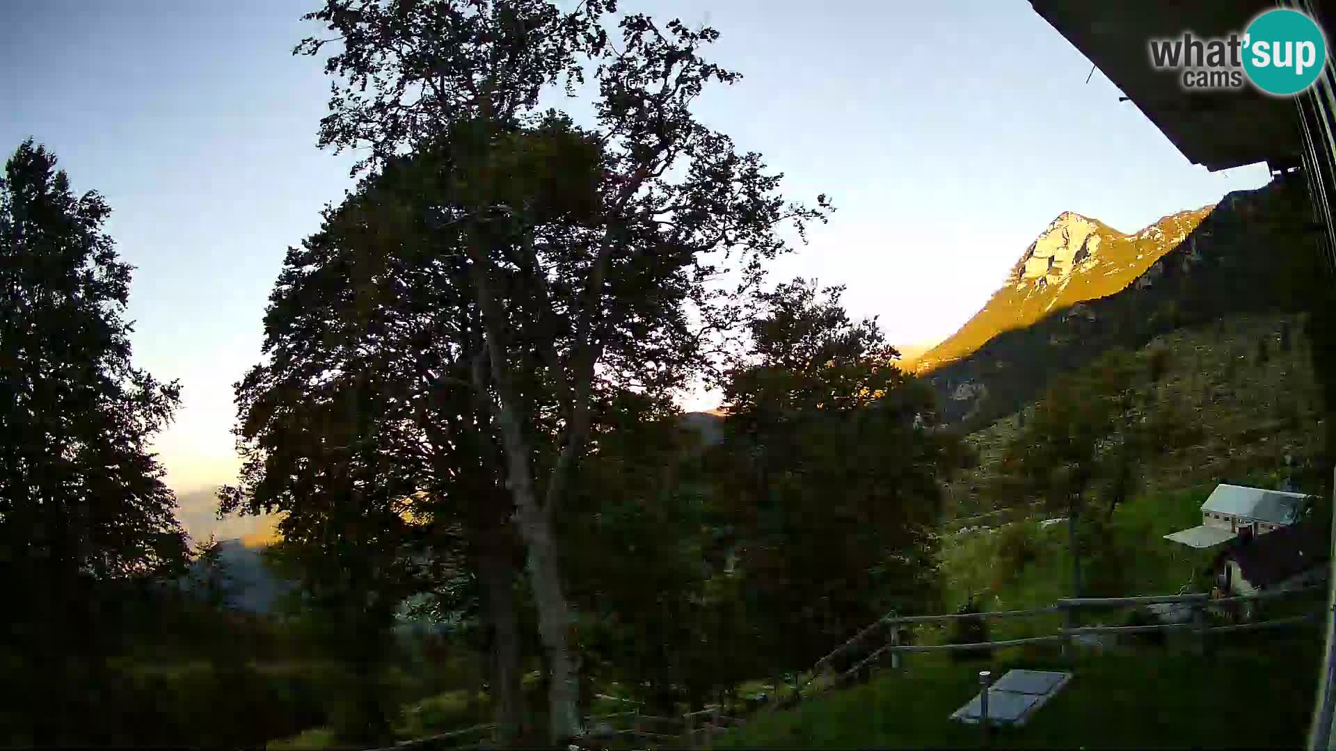 Planina Razor Mountain Hut live cam (1315) | view to Tolminski Migovec