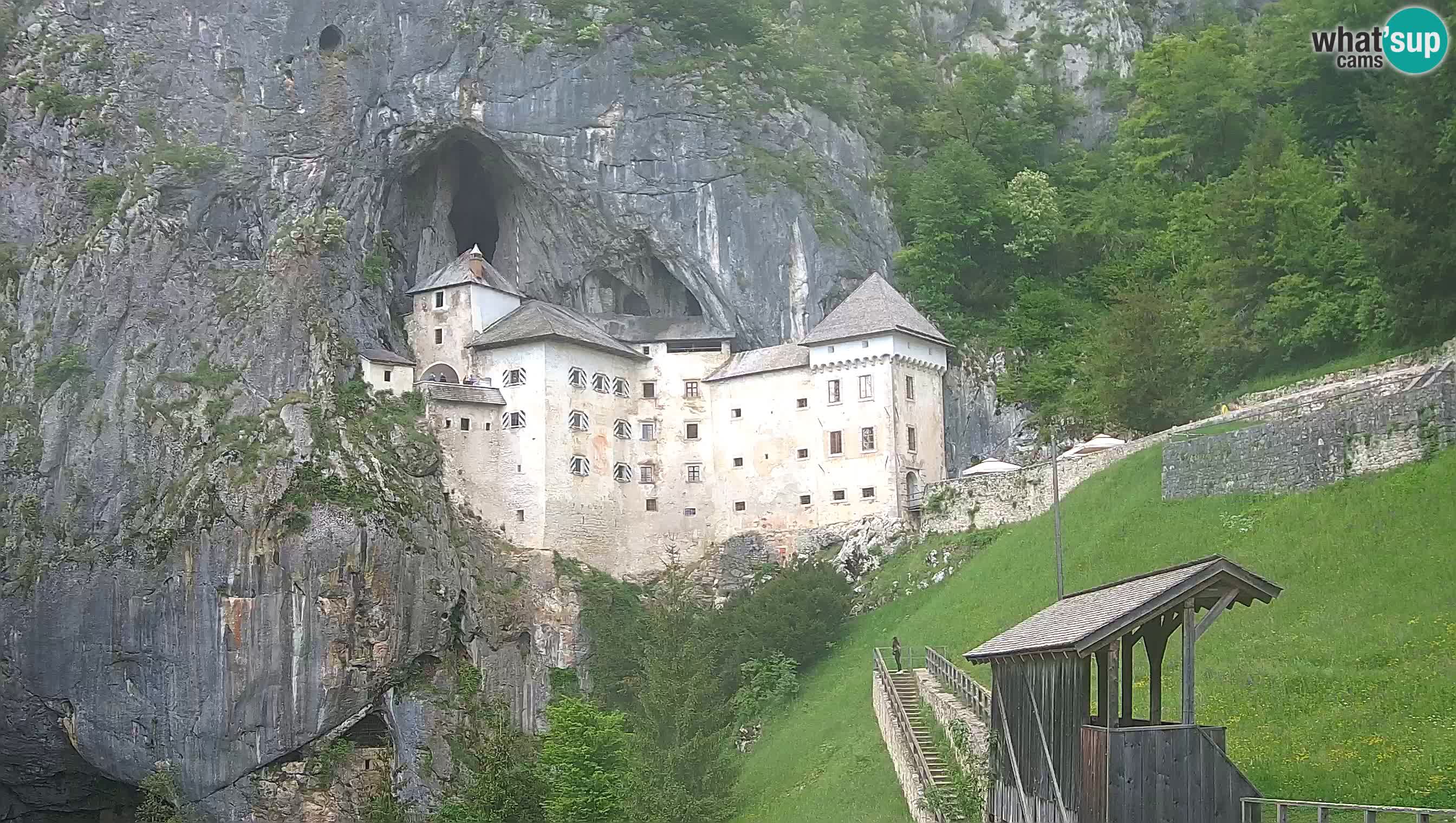 Spletna kamera Predjamski grad – Grad Predjama – Postojna