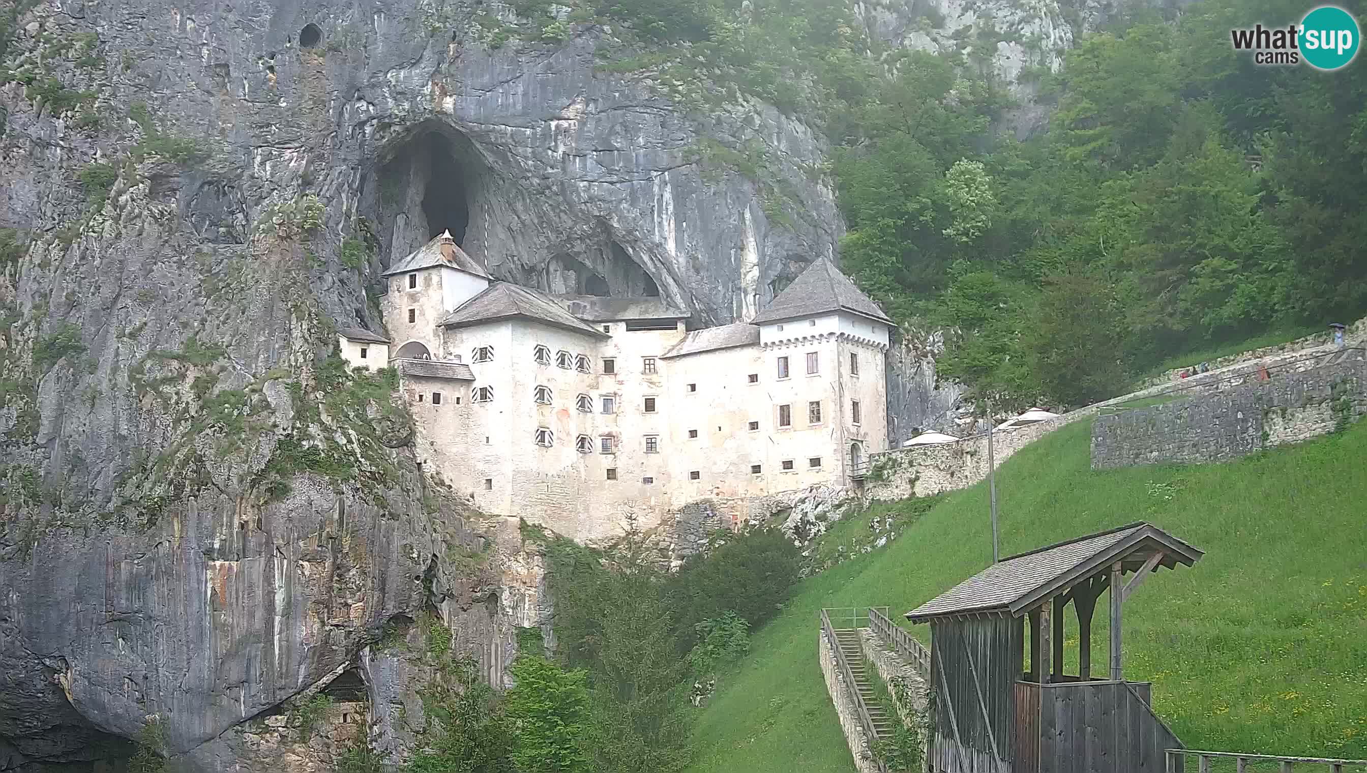 Live Webcam Grad Predjama – Château de Predjama – Postojna – Slovénie