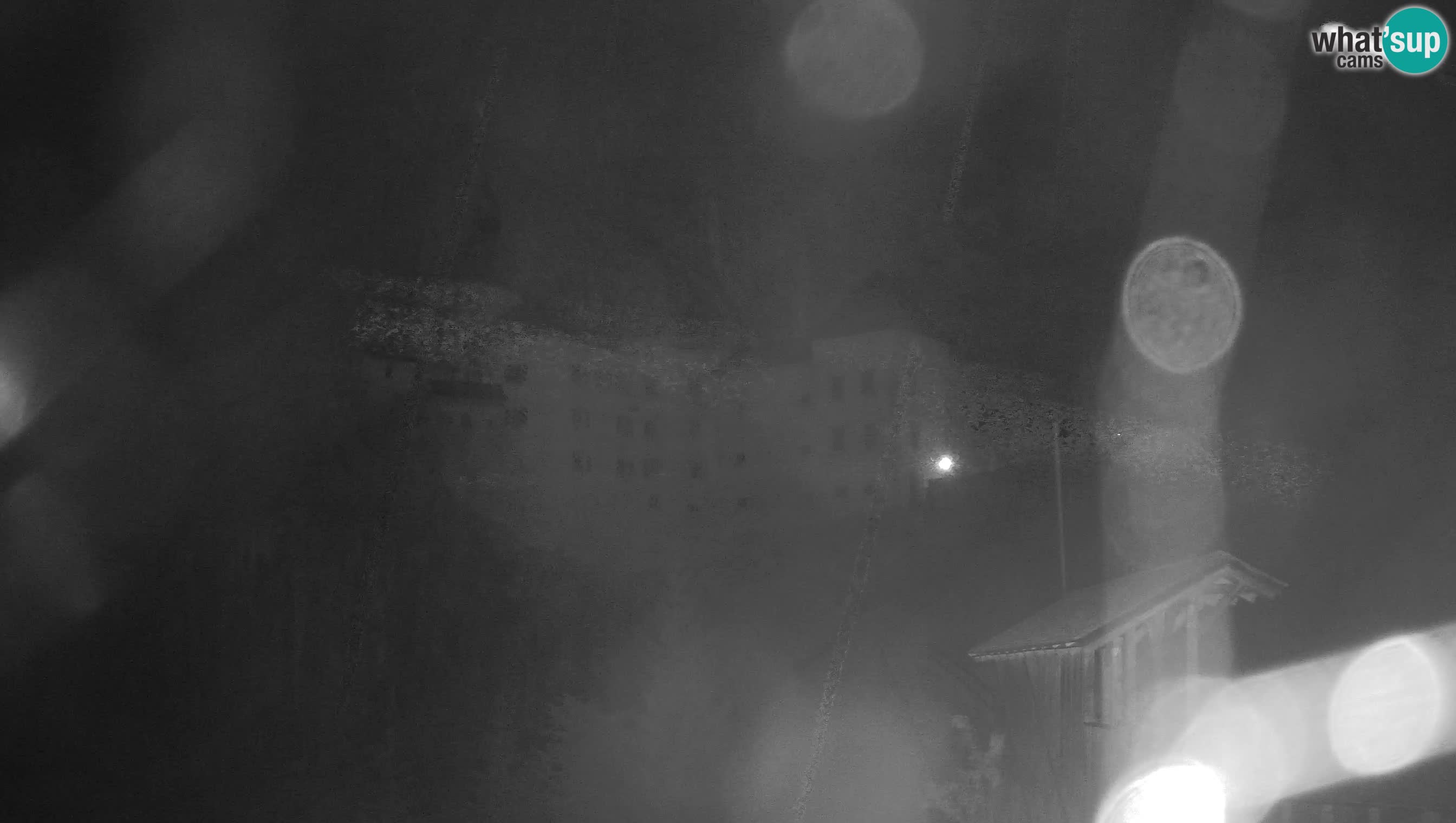 Spletna kamera Predjamski grad – Grad Predjama – Postojna