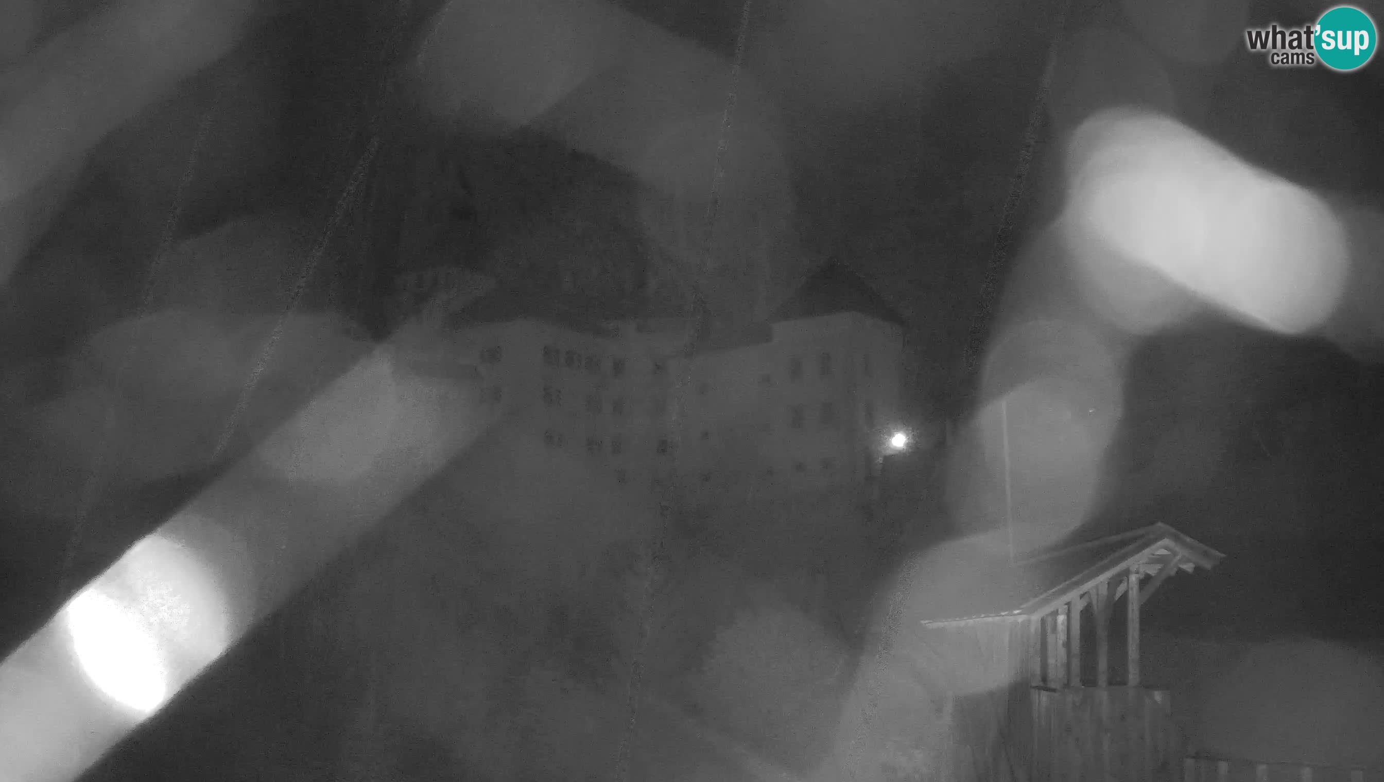 Spletna kamera Predjamski grad – Grad Predjama – Postojna