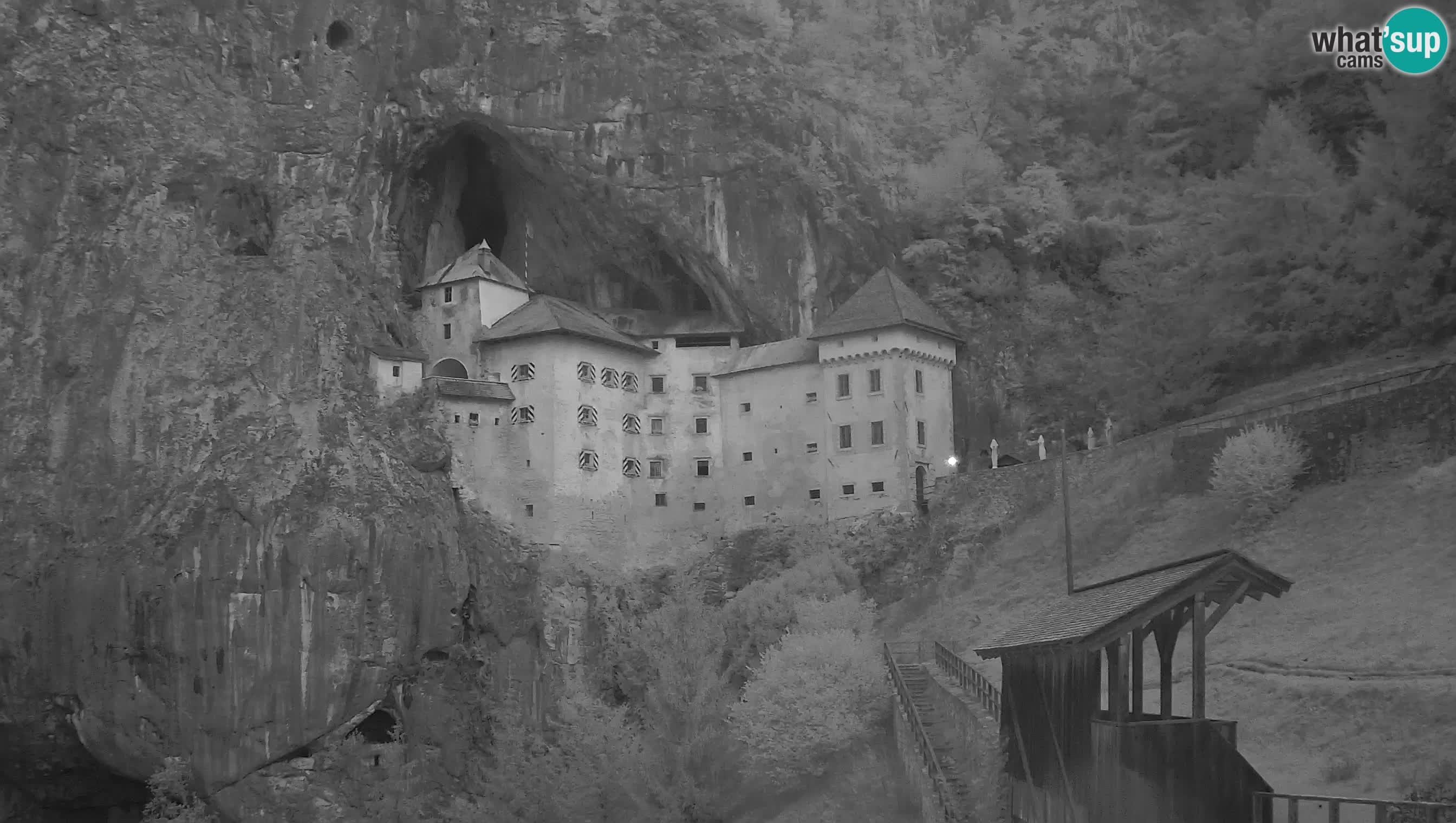 Live Webcam Höhlenburg Predjama – Postojna – Slowenien