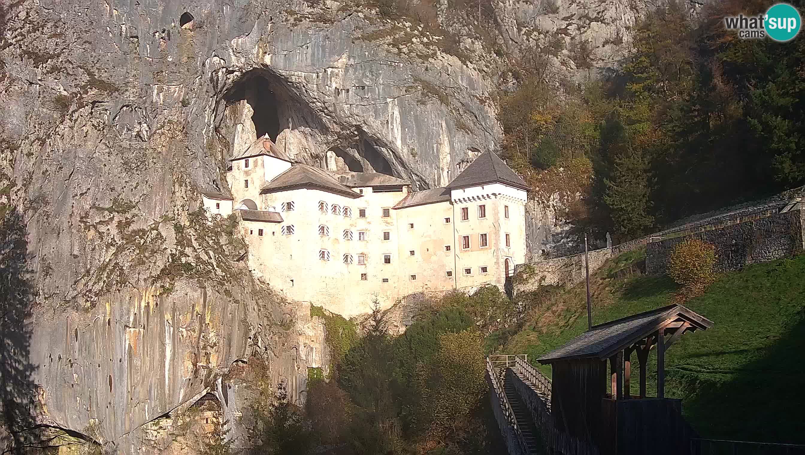 Live Webcam Grad Predjama – Château de Predjama – Postojna – Slovénie