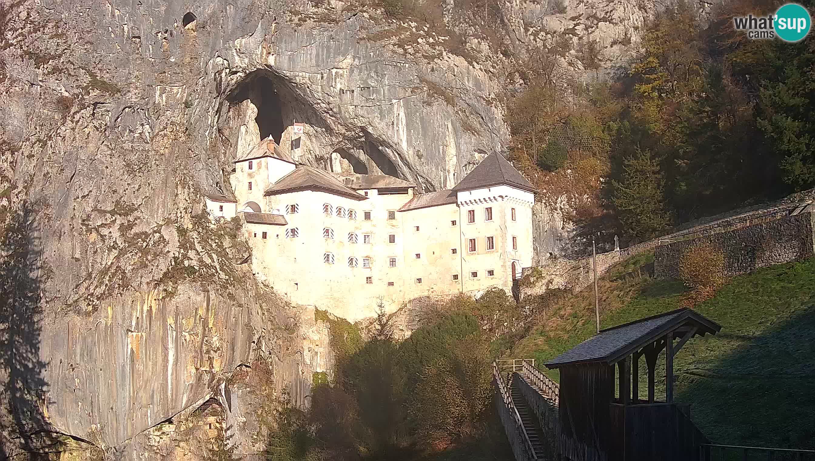 Live Webcam Grad Predjama – Château de Predjama – Postojna – Slovénie