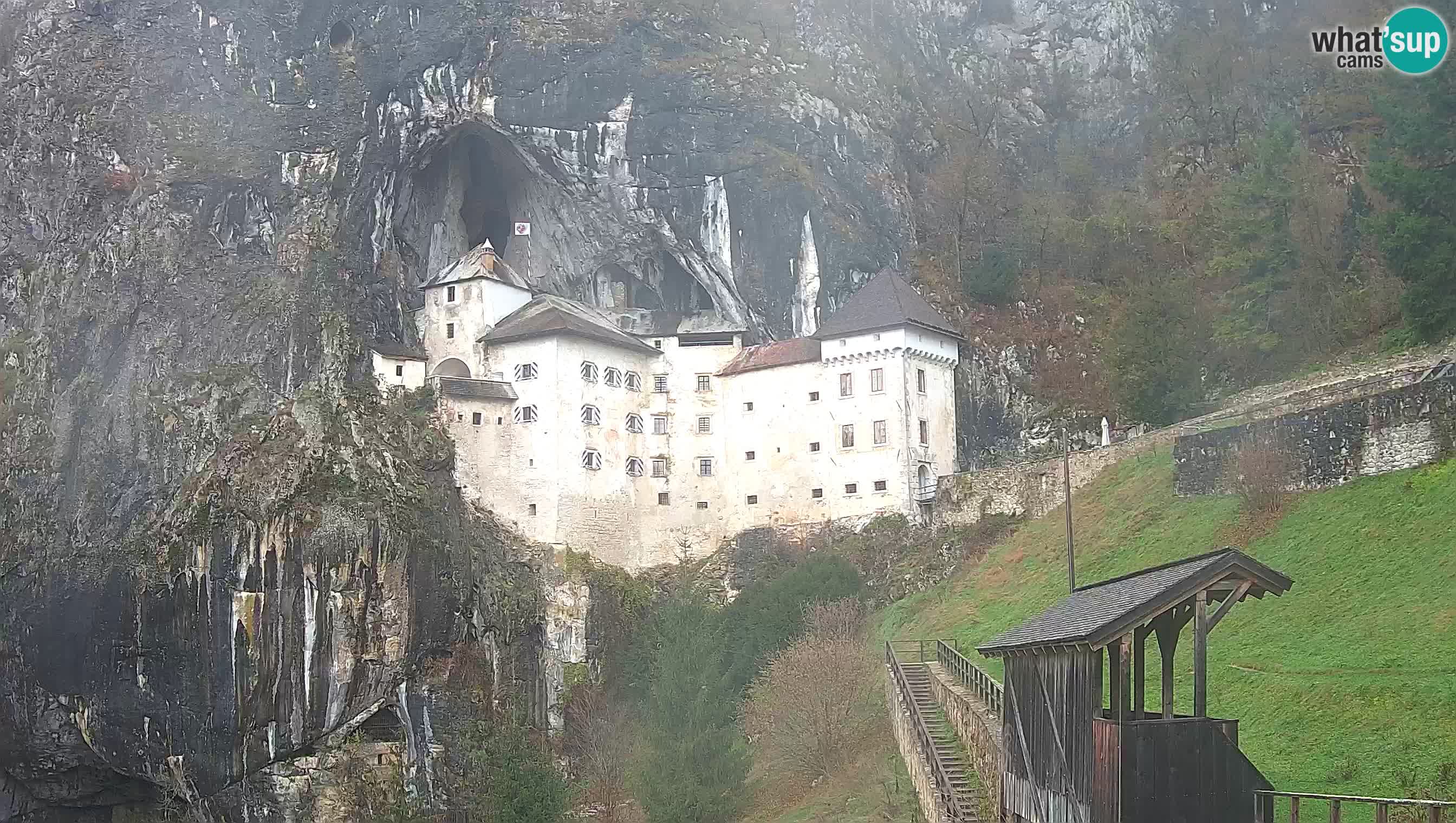 Live Webcam Höhlenburg Predjama – Postojna – Slowenien