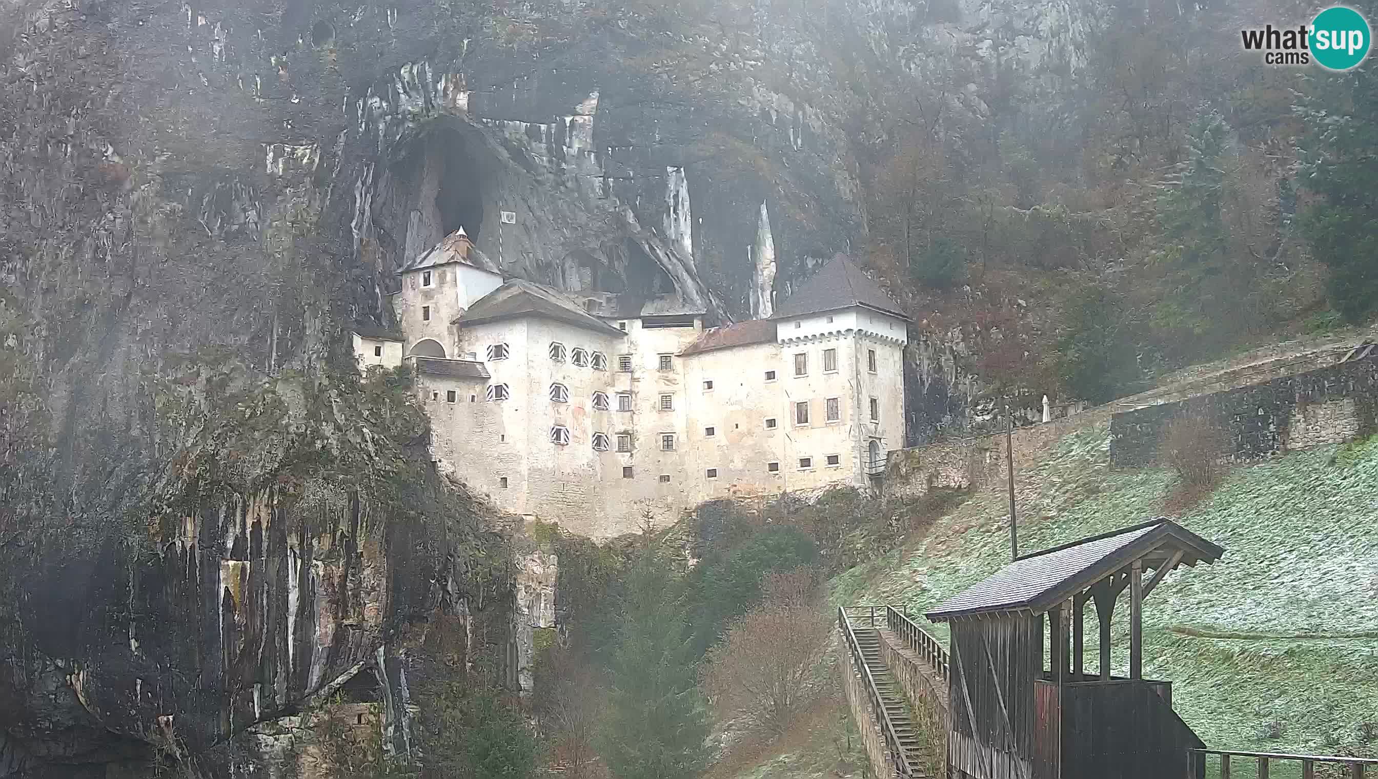 Live Webcam Höhlenburg Predjama – Postojna – Slowenien