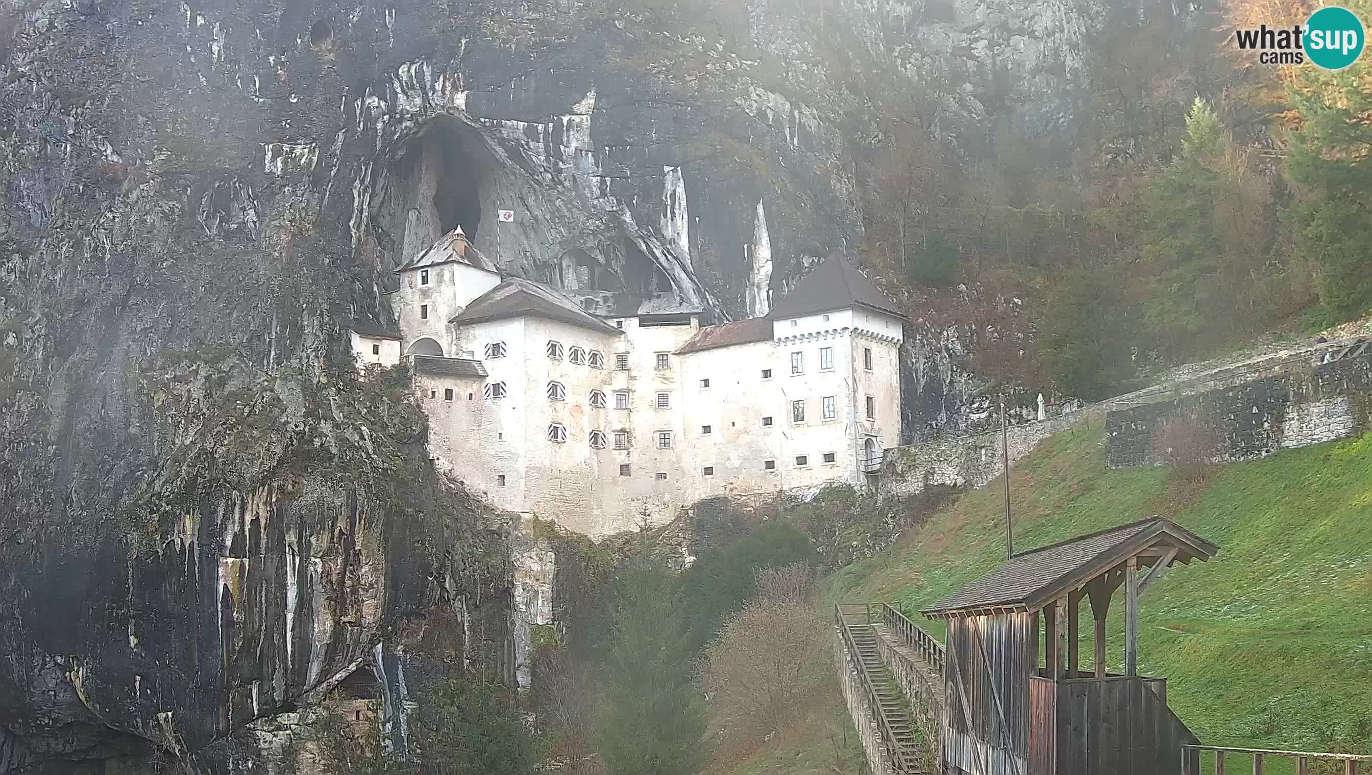 Live Webcam Höhlenburg Predjama – Postojna – Slowenien