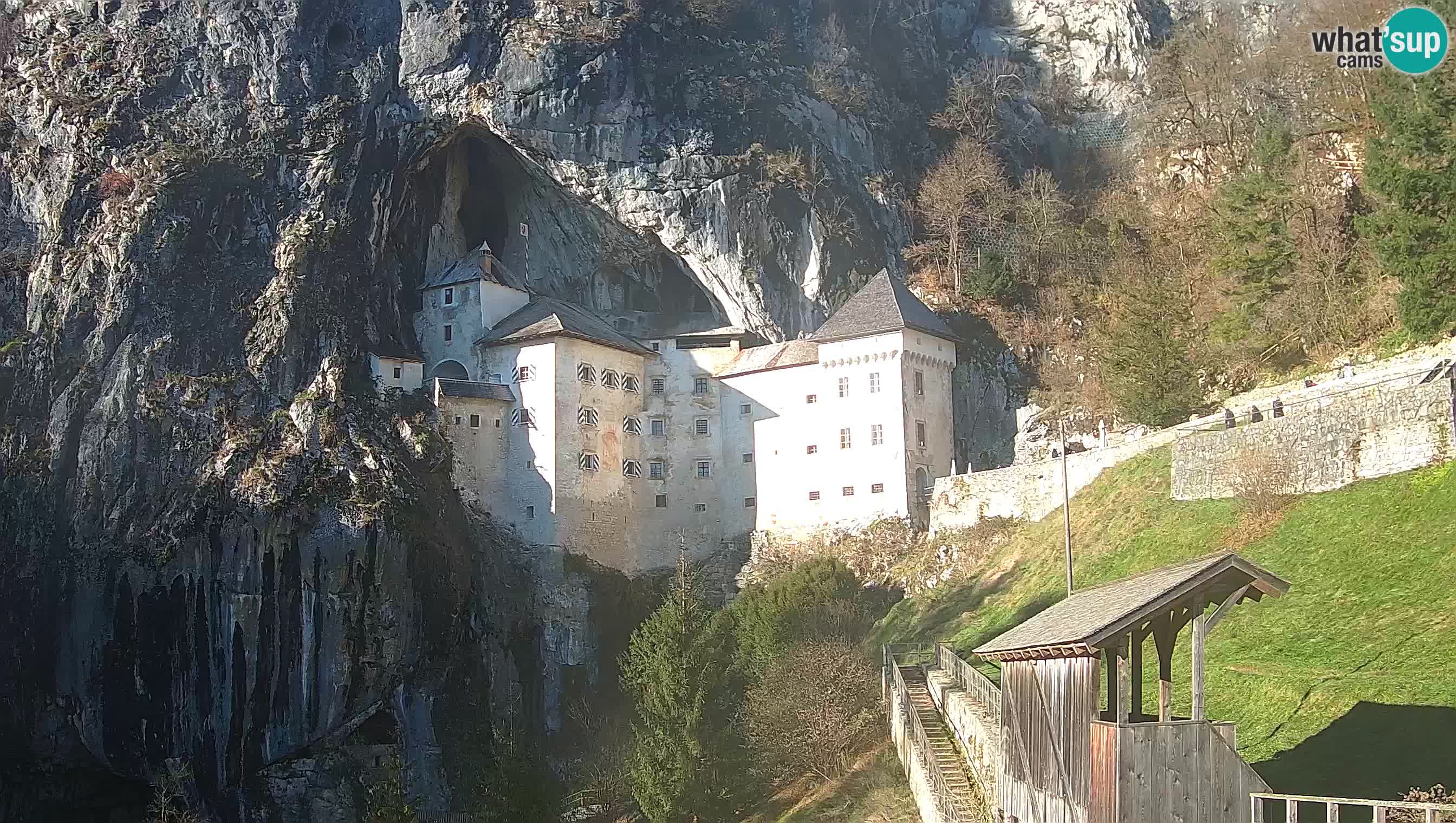 Live Webcam Höhlenburg Predjama – Postojna – Slowenien