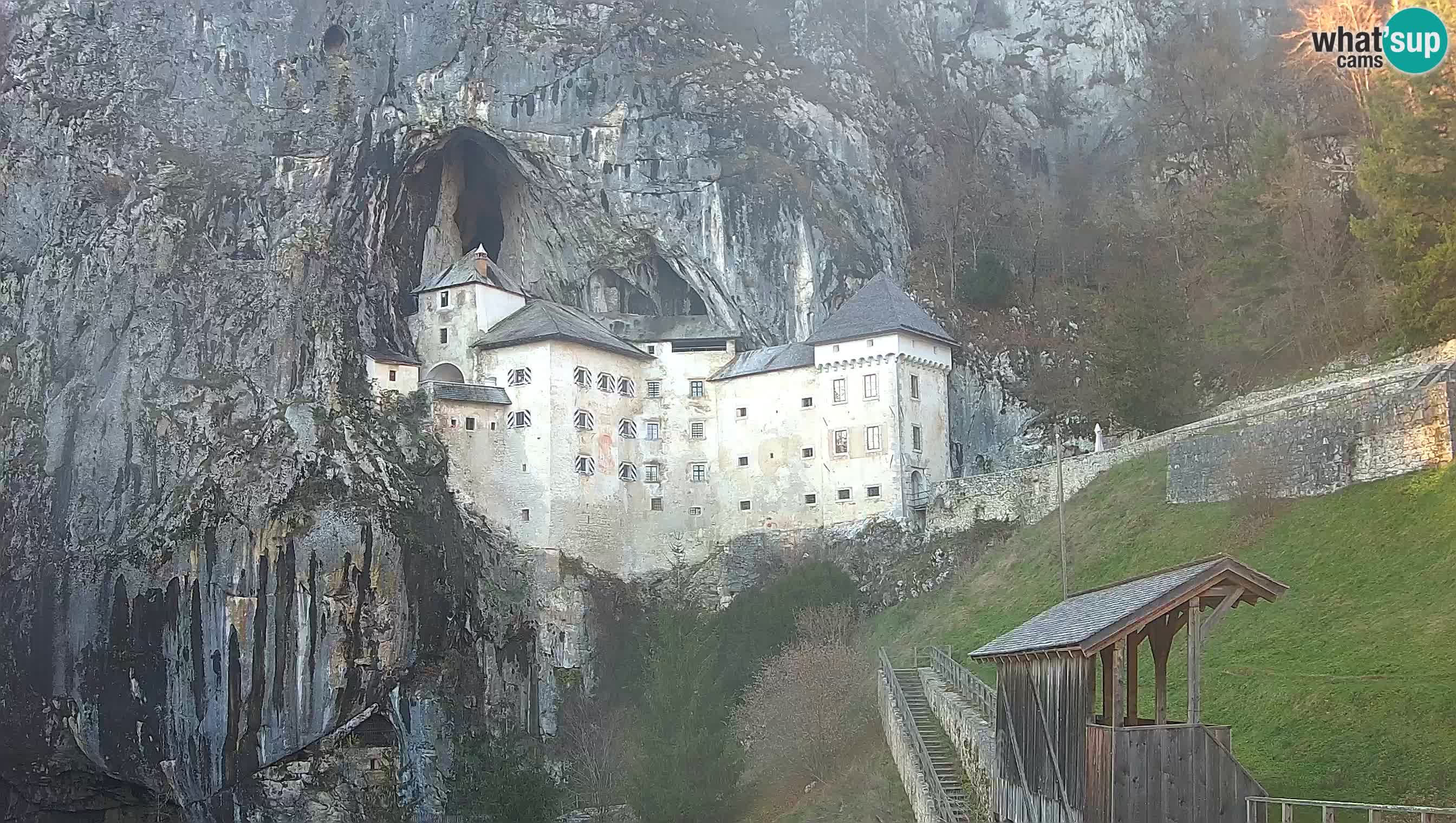 Live Webcam Castello di Predjama – Postumia – Slovenia