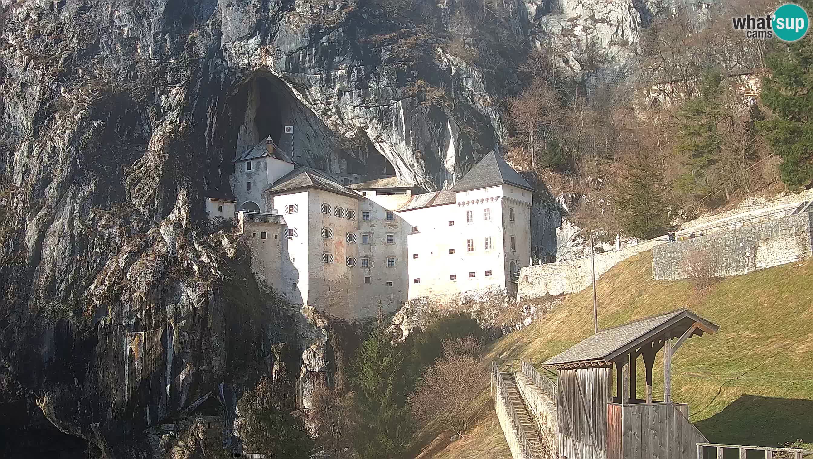 Live Webcam Predjamski grad – Predjama Castle – Postojna – Slovenia