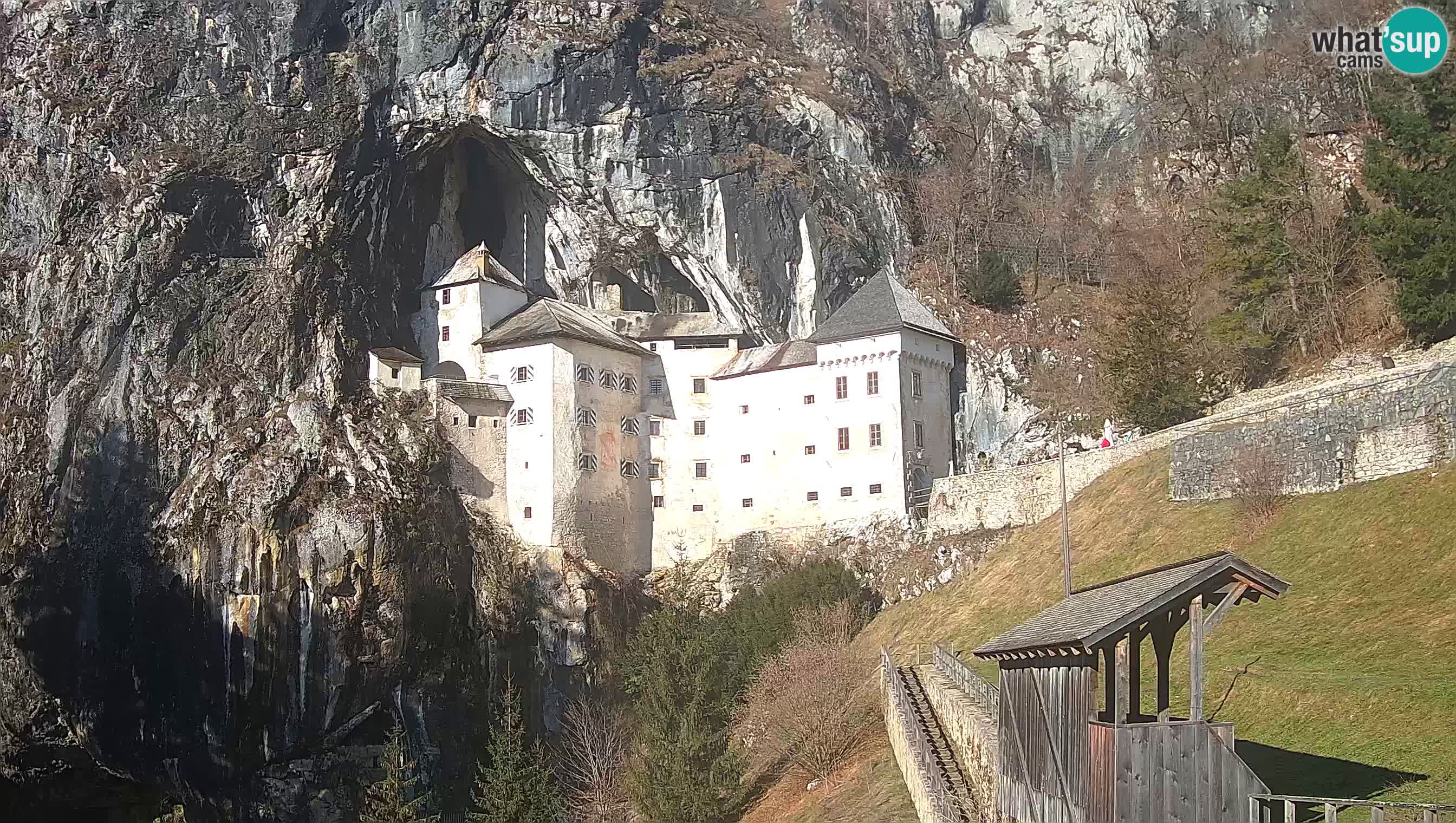 Live Webcam Predjamski grad – Predjama Castle – Postojna – Slovenia