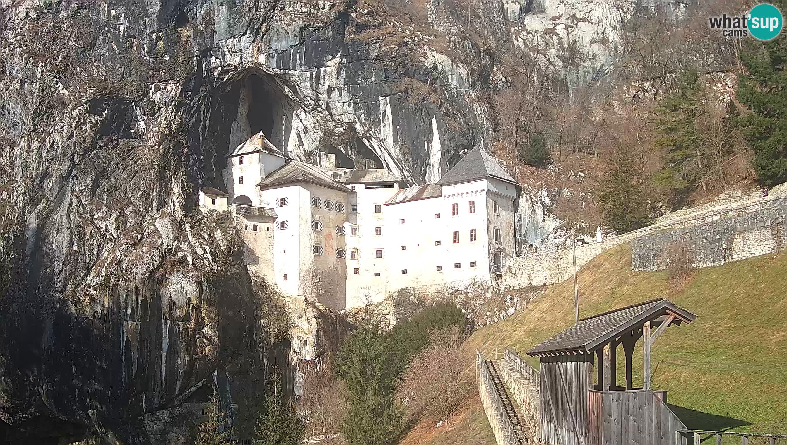 Live Webcam Predjamski grad – Predjama Castle – Postojna – Slovenia