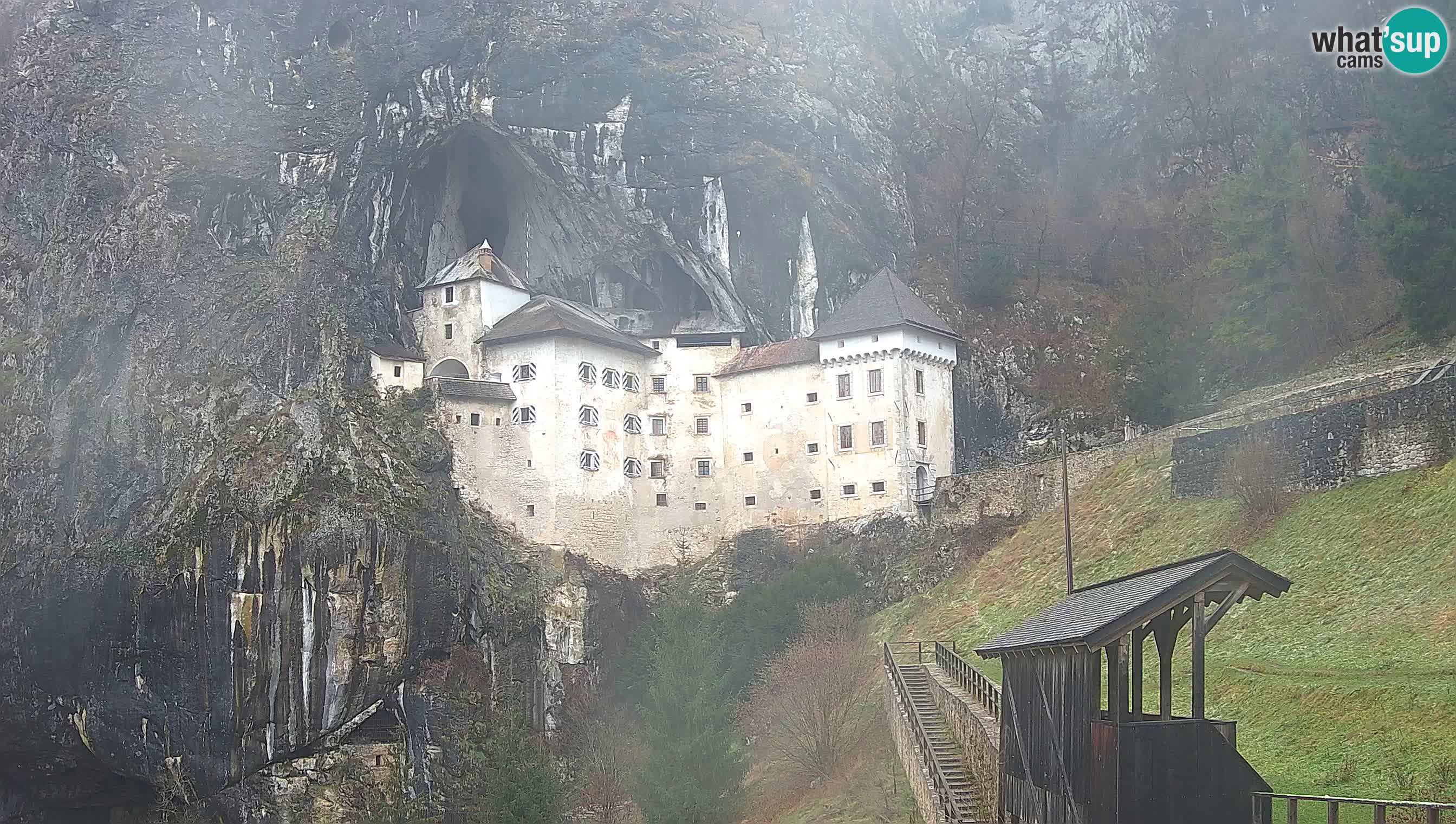 Live Webcam Grad Predjama – Château de Predjama – Postojna – Slovénie