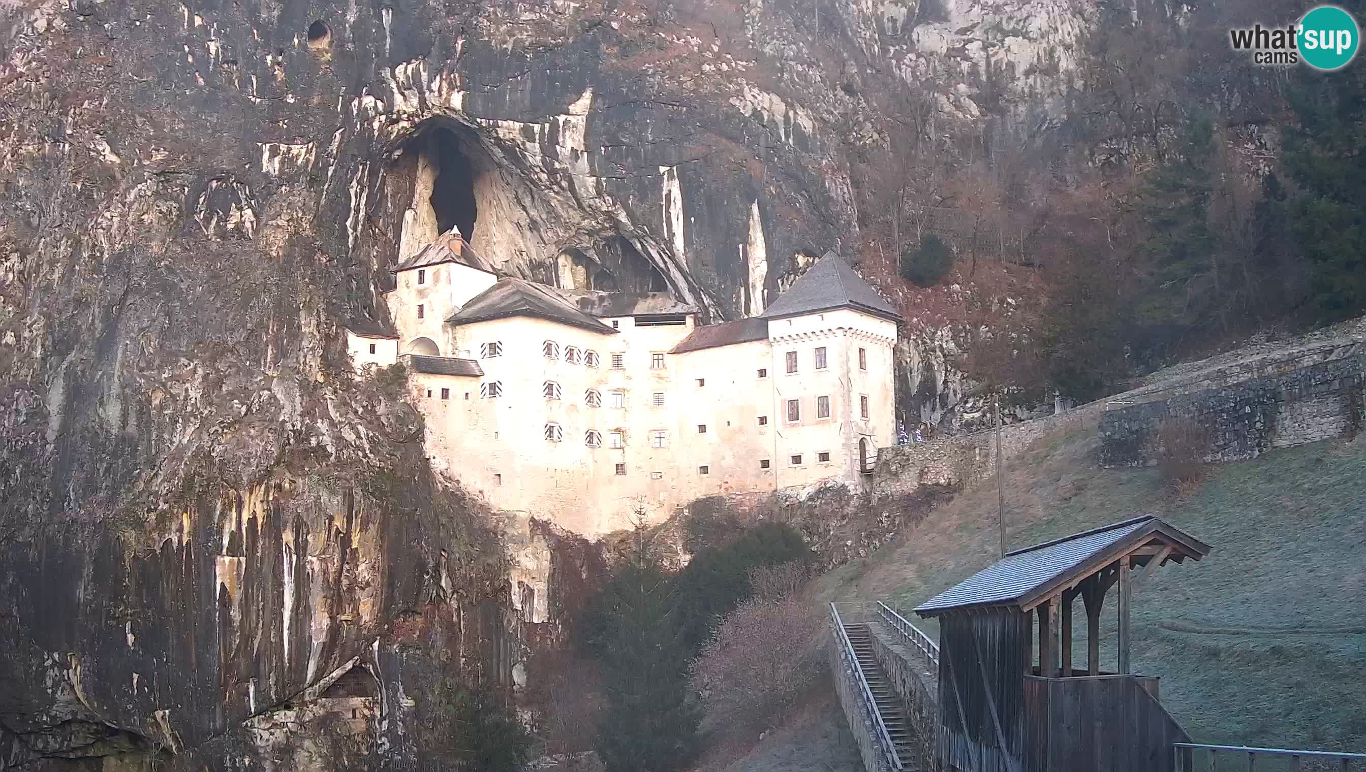 Live Webcam Grad Predjama – Château de Predjama – Postojna – Slovénie