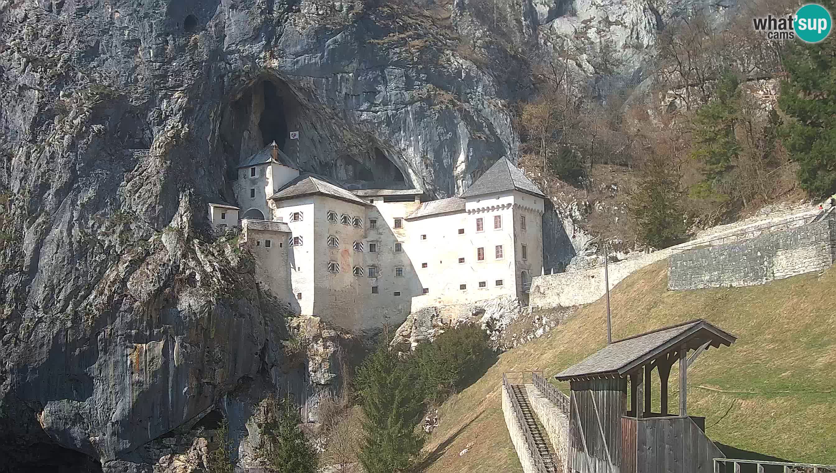 Live Webcam Castello di Predjama – Postumia – Slovenia