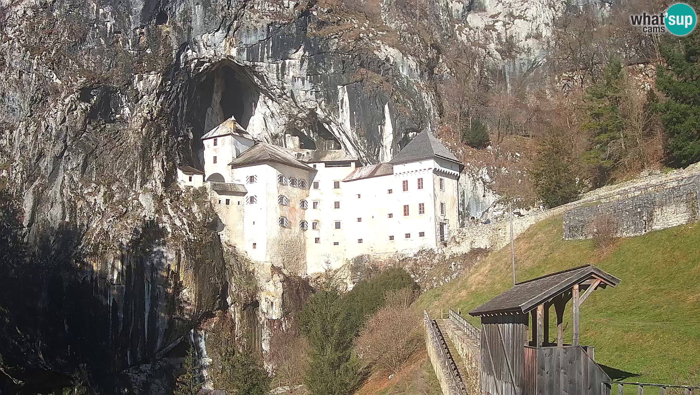 Live Webcam Grad Predjama – Château de Predjama – Postojna – Slovénie