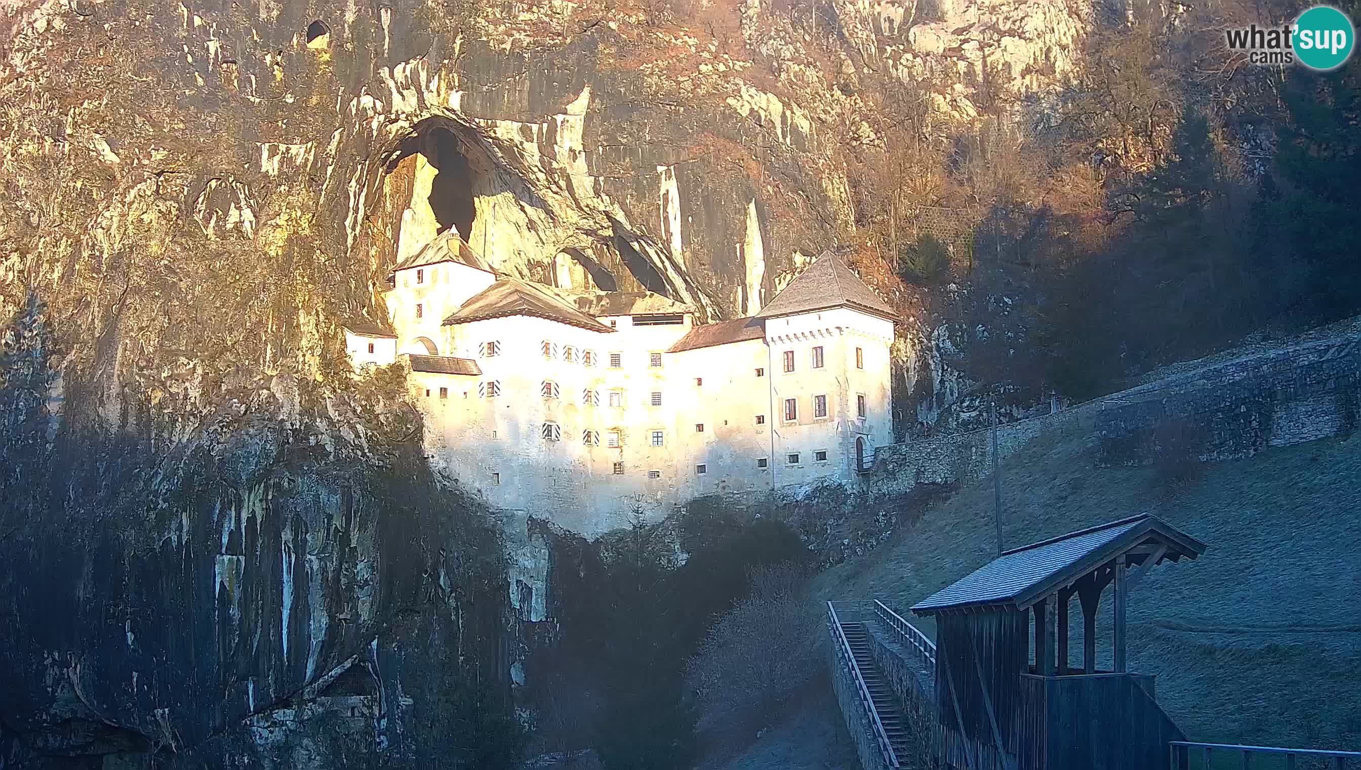 Live Webcam Grad Predjama – Château de Predjama – Postojna – Slovénie